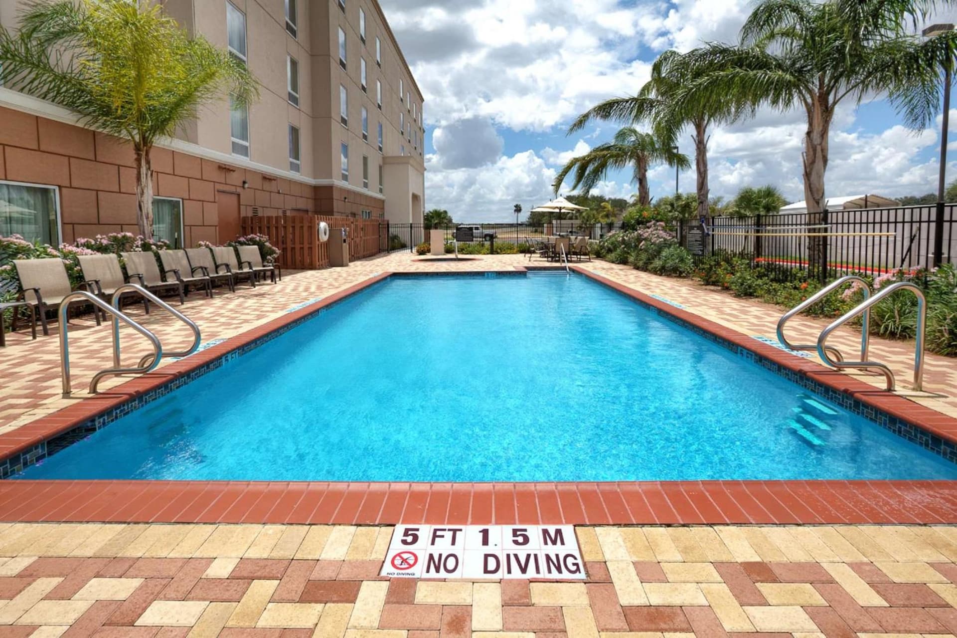 Hampton Inn & Suites McAllen gallery photo in McAllen, TX — image 7