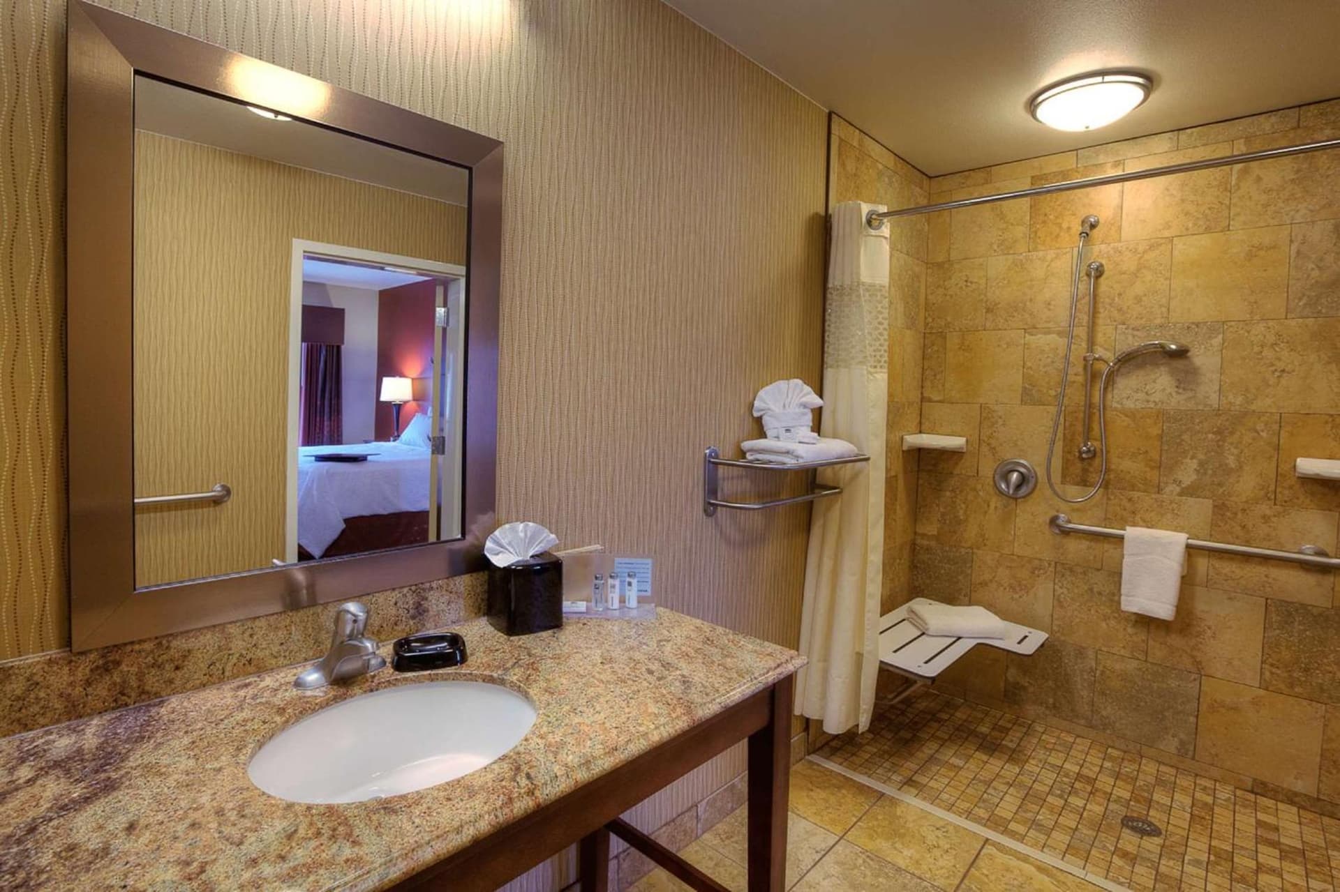 Hampton Inn & Suites McAllen gallery photo in McAllen, TX — image 9