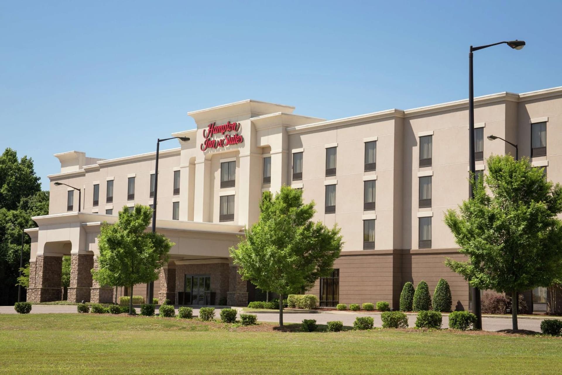 Hampton Inn & Suites Prattville property views in Prattville, AL — gallery photo 3