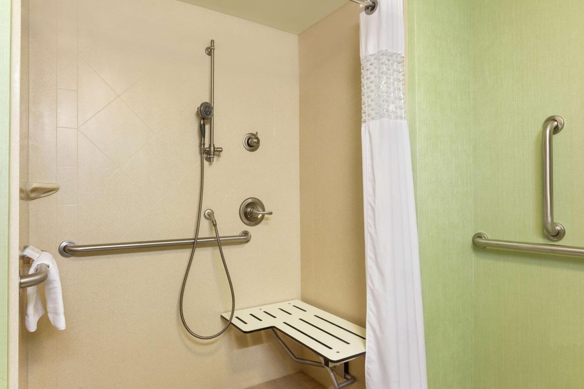 Hampton Inn & Suites Prattville gallery photo in Prattville, AL — image 17