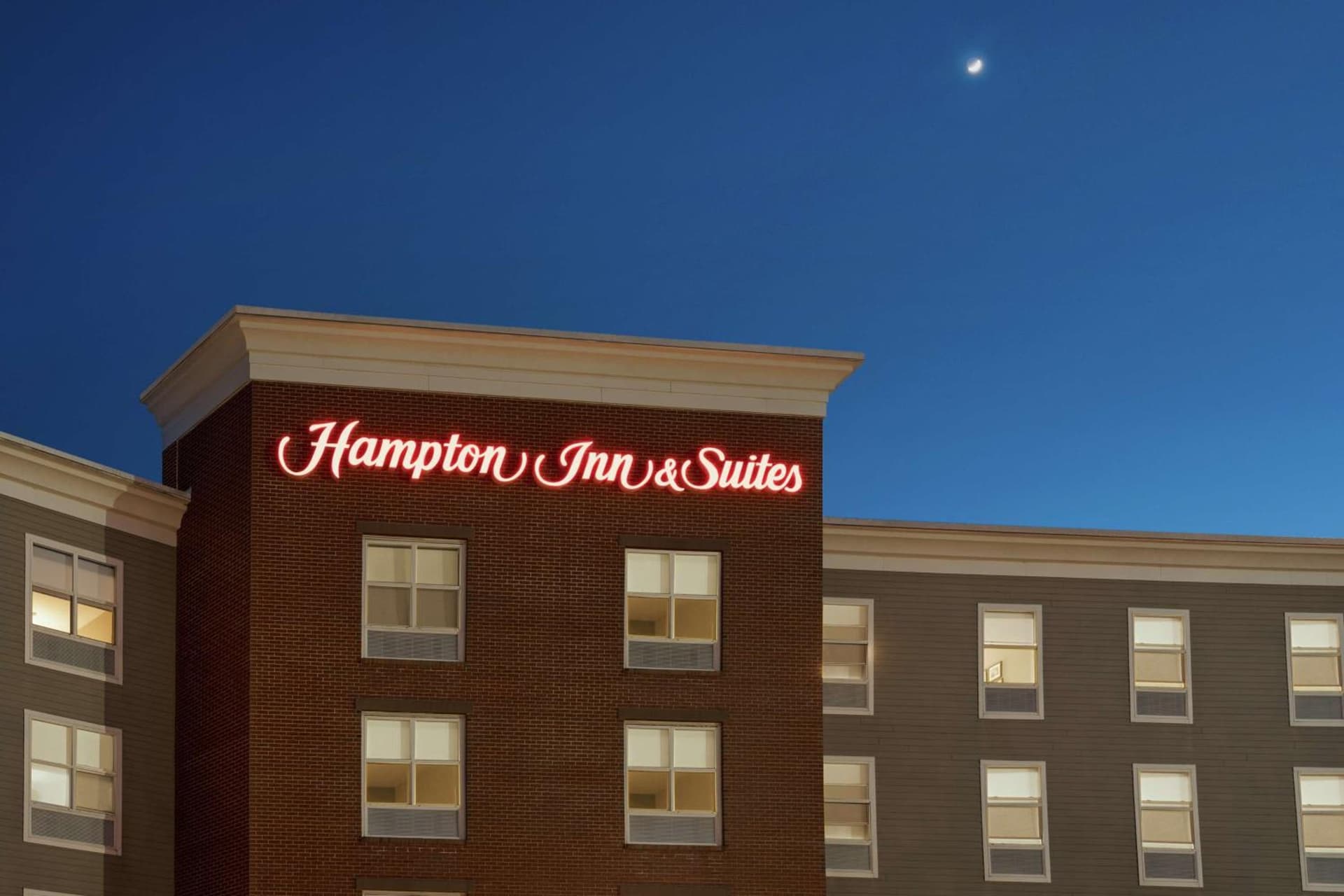 Hampton Inn & Suites Exeter interior in Exeter — gallery photo 2