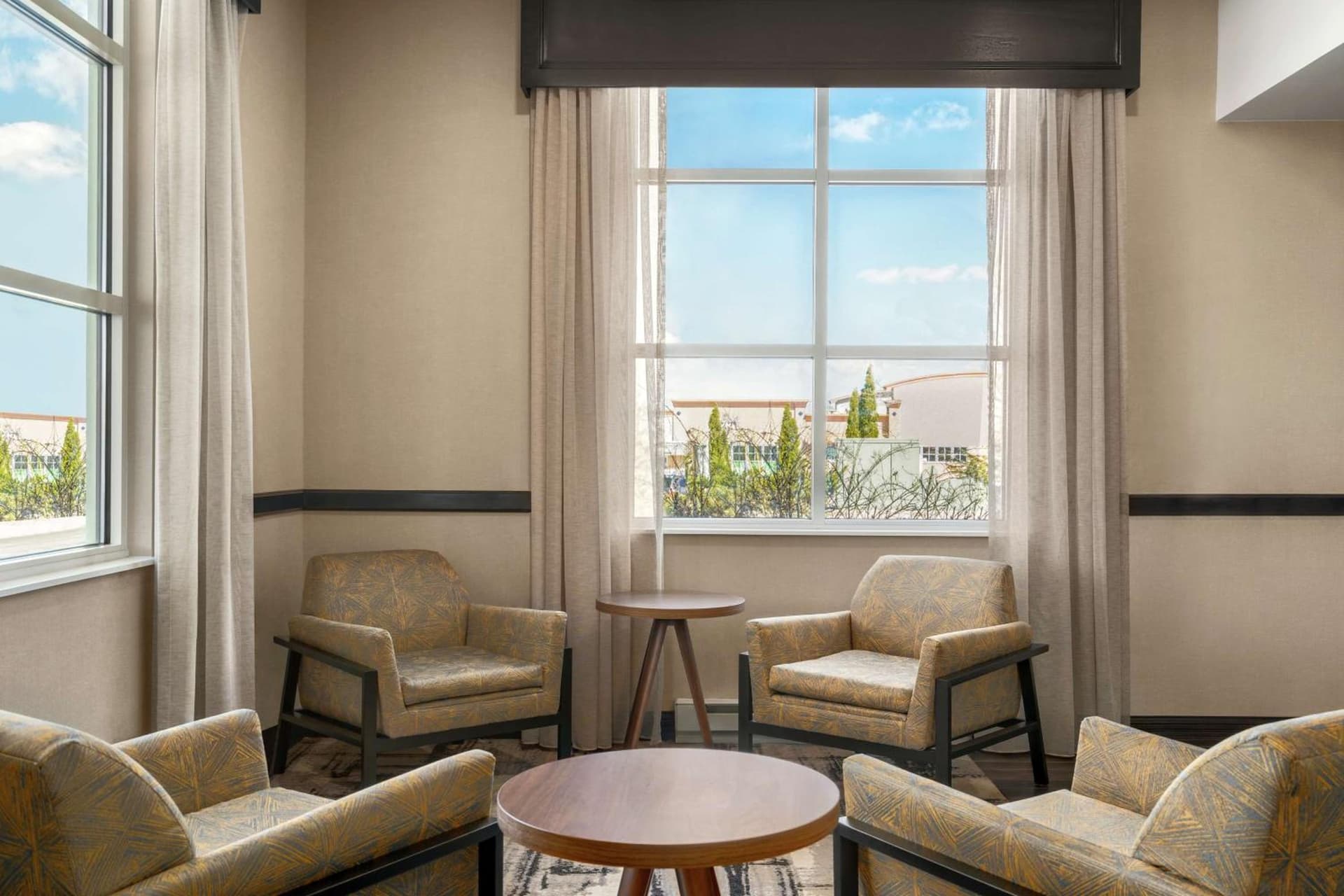 Hampton Inn & Suites Exeter gallery photo in Exeter — image 22
