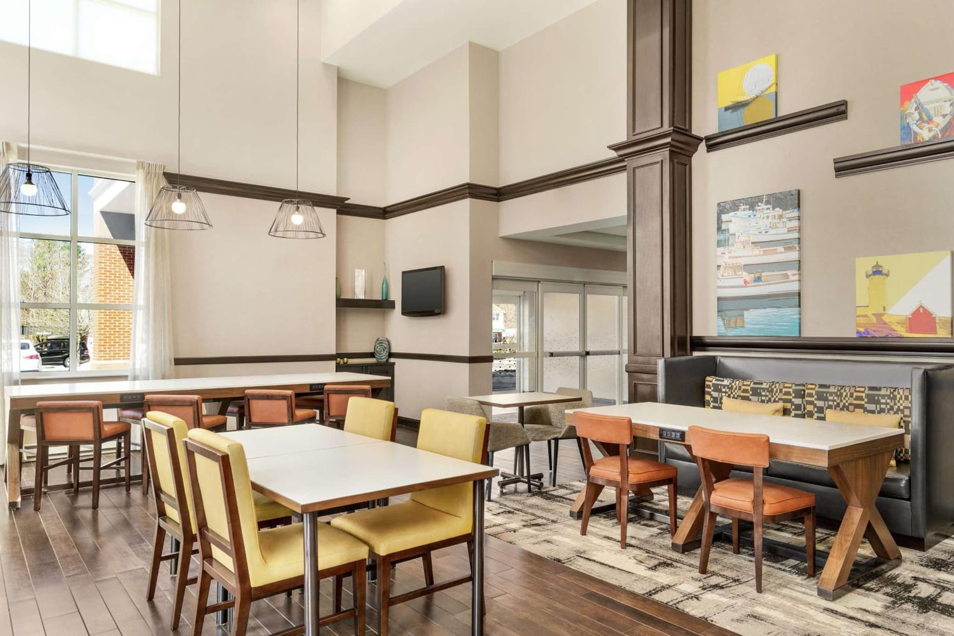 Hampton Inn & Suites Exeter gallery photo in Exeter — image 23