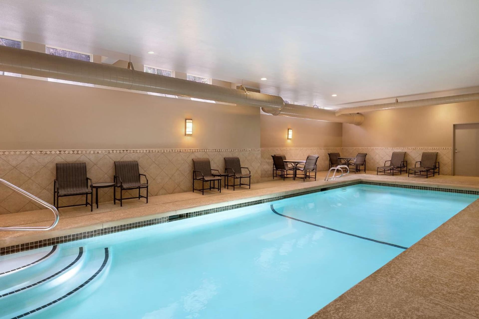 Hampton Inn & Suites Exeter gallery photo in Exeter — image 21