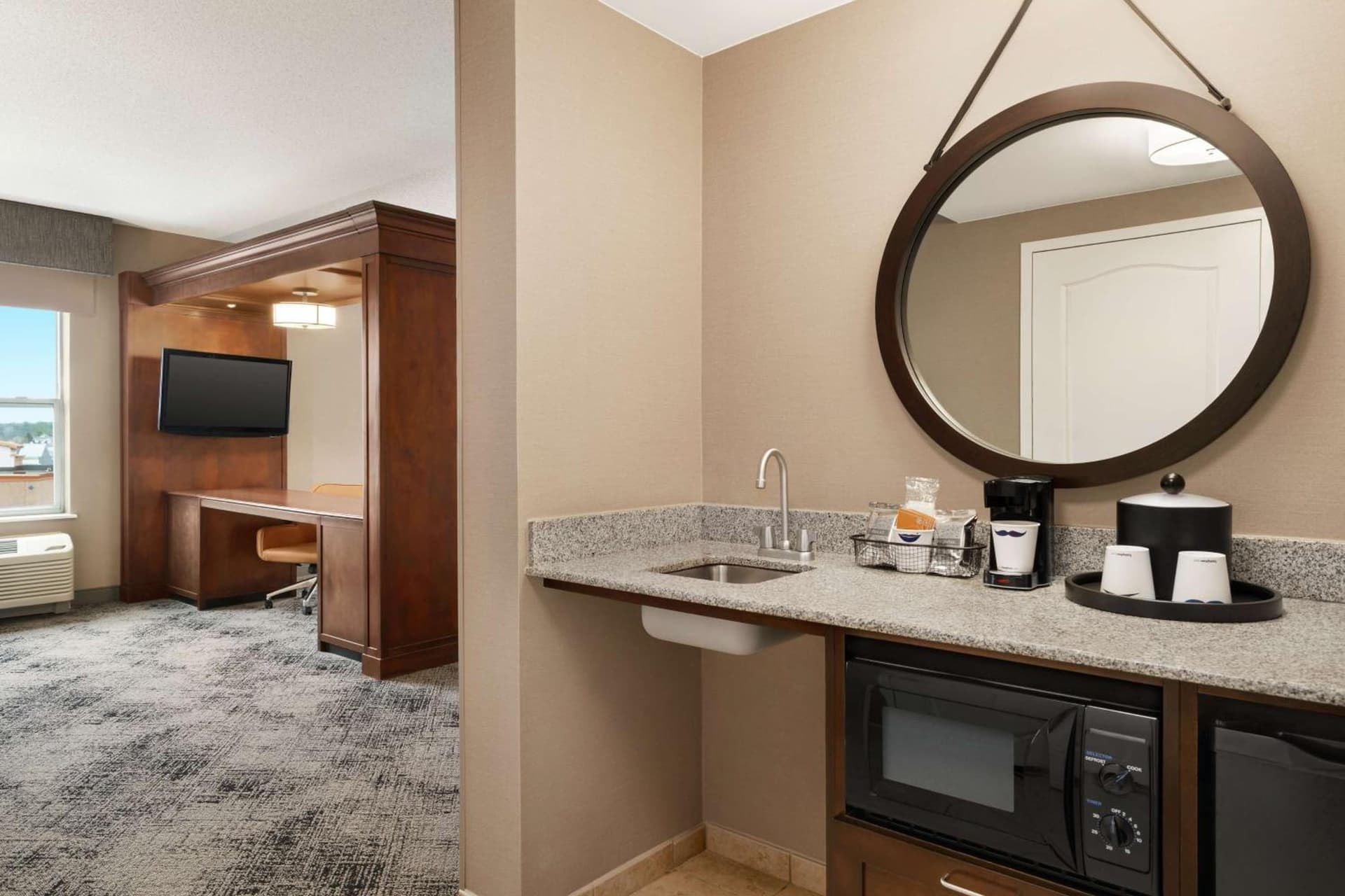 Hampton Inn & Suites Exeter interior in Exeter — gallery photo 2