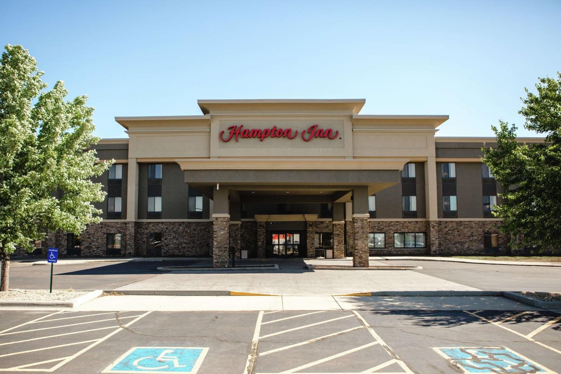 Hampton Inn Mitchell interior in Mitchell, SD — gallery photo 2