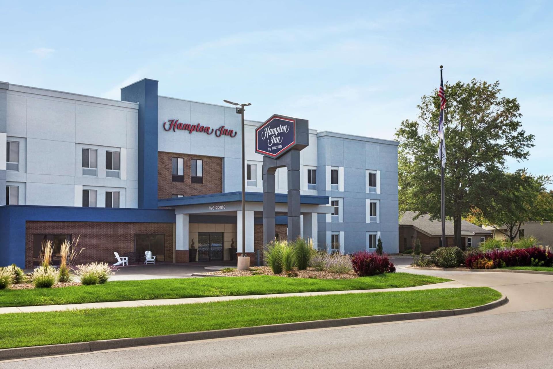 Hampton Inn Kansas City Blue Springs featured exterior or lobby in Blue Springs, MO — similar hotel