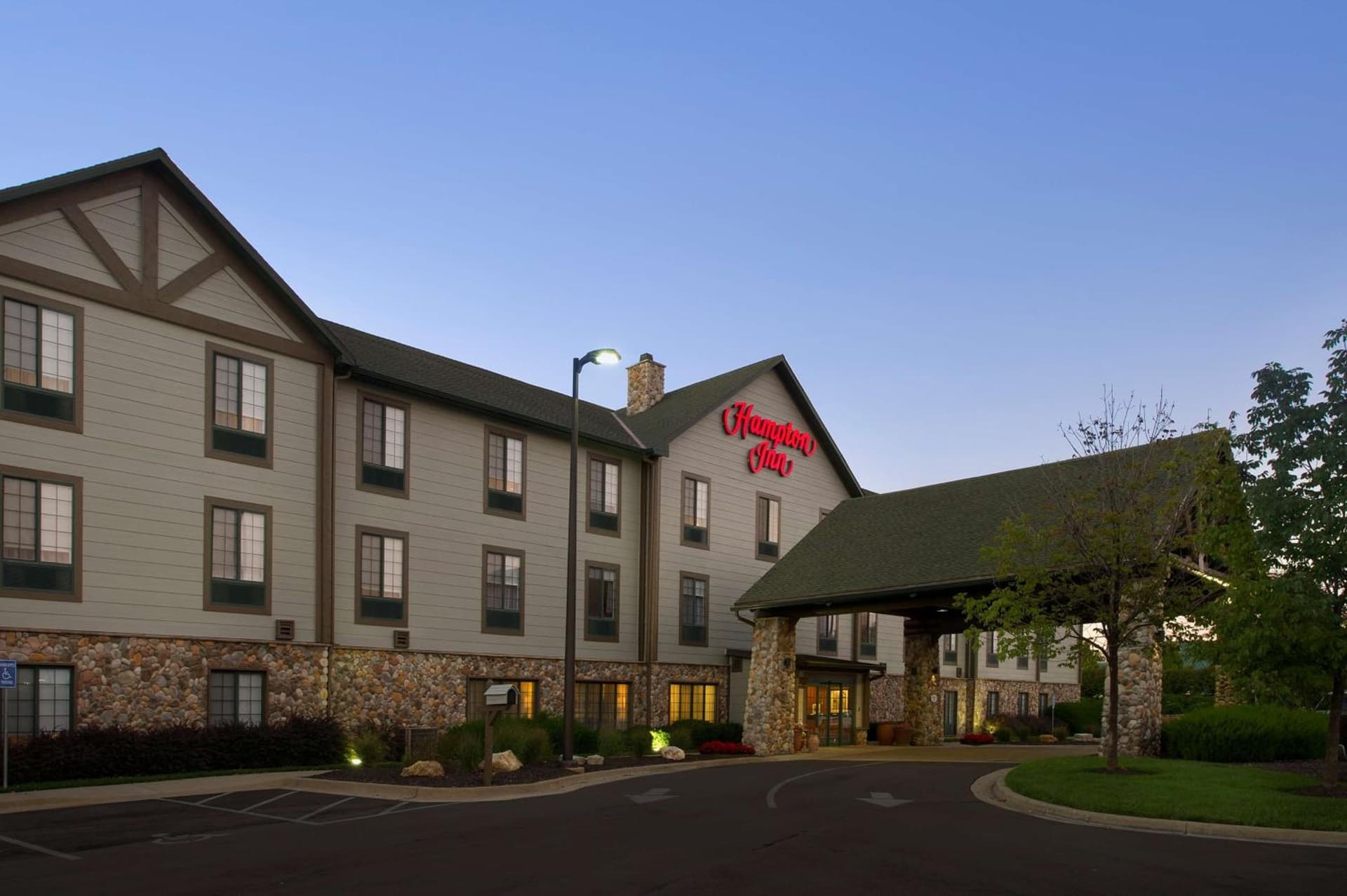 Hampton Inn Kansas City The Legends property views in Kansas City, KS — gallery photo 3