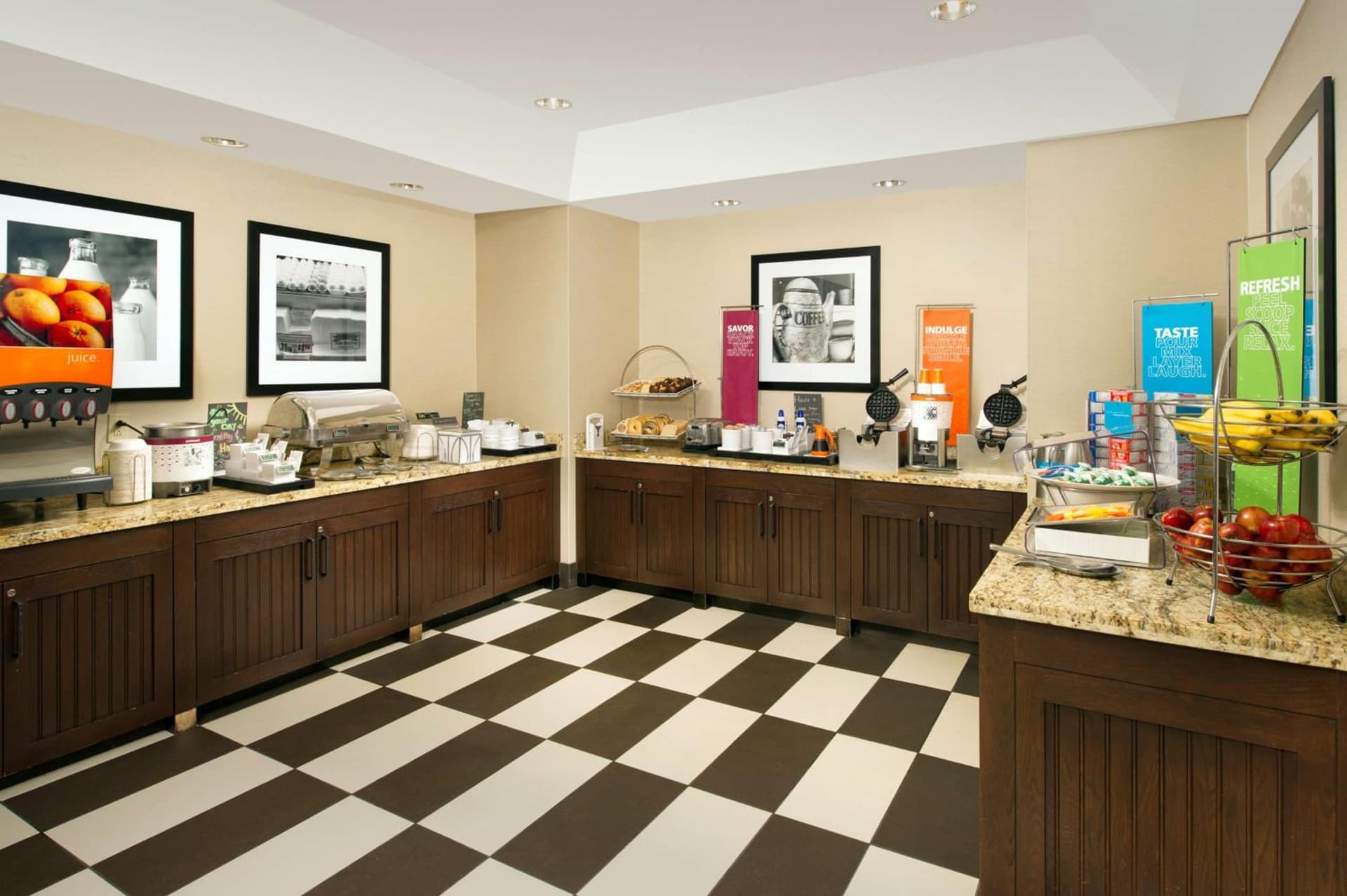 Hampton Inn Kansas City The Legends gallery photo in Kansas City, KS — image 11