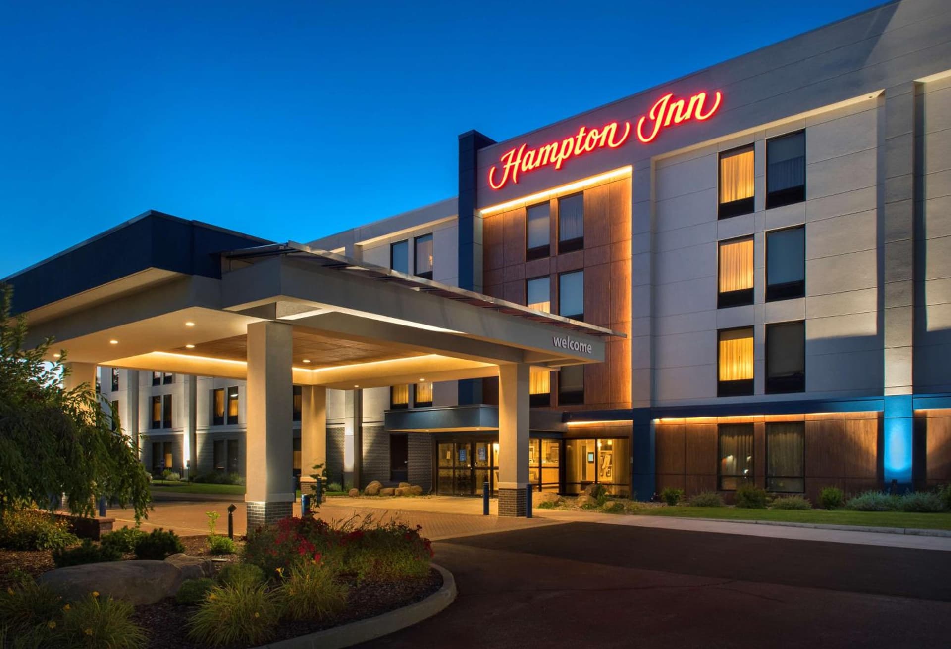 Hampton Inn Middletown interior in Middletown, NY — gallery photo 2