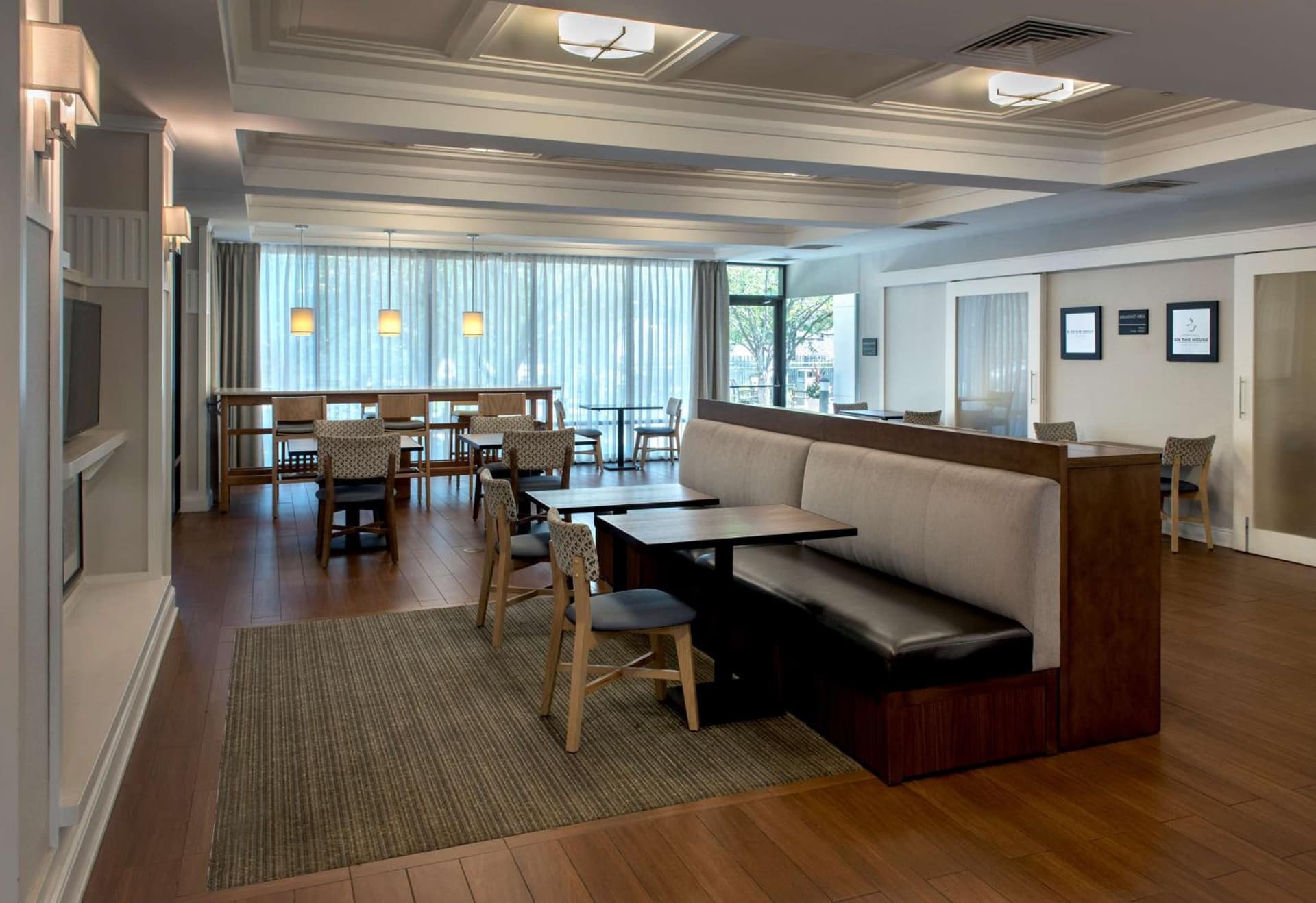Hampton Inn Middletown property views in Middletown, NY — gallery photo 3
