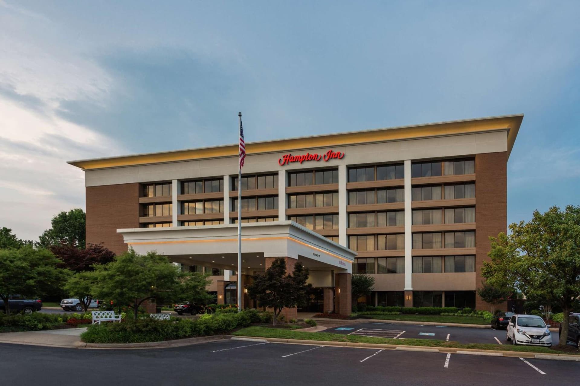 Hampton Inn Manassas interior in Manassas, VA — gallery photo 2