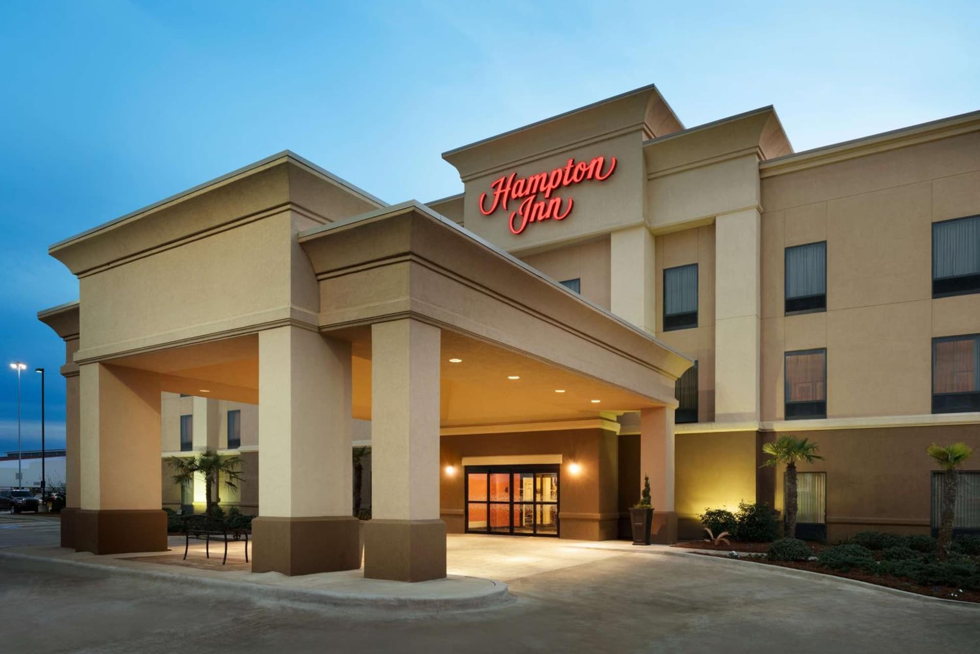 Hampton Inn West Monroe featured exterior or lobby in West Monroe, LA — similar hotel