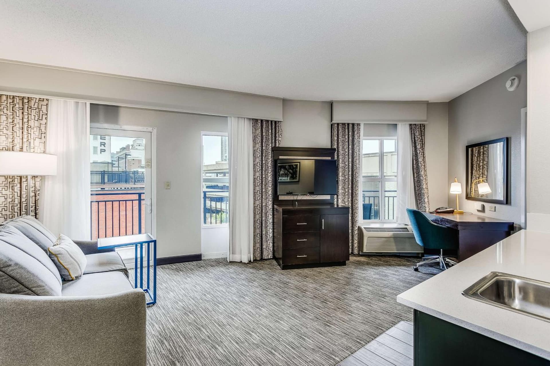 Hampton Inn & Suites Mobile - Downtown Historic District gallery photo in Mobile, AL — image 21