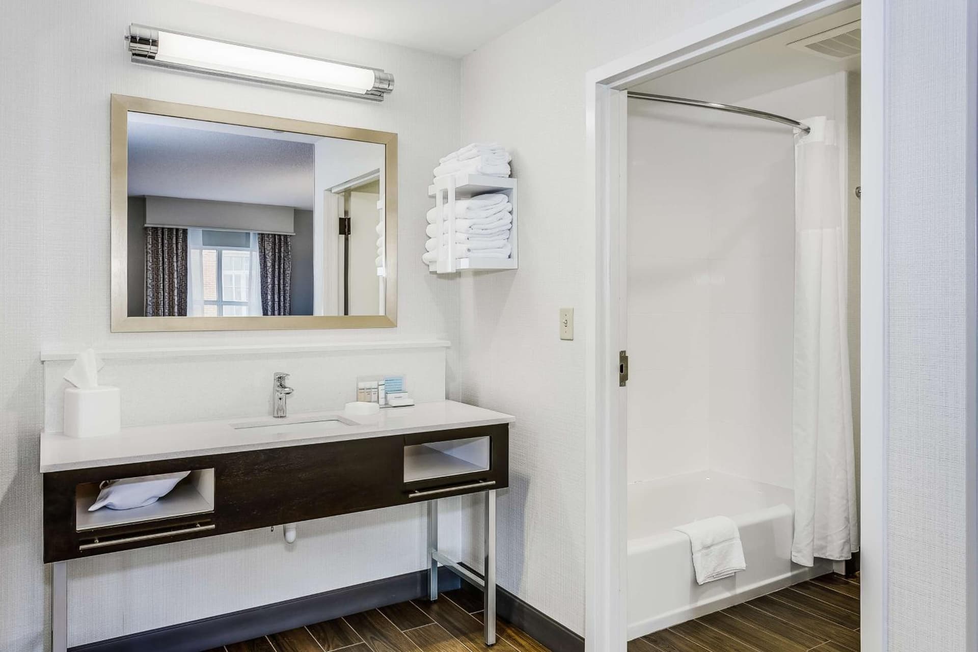 Hampton Inn & Suites Mobile - Downtown Historic District gallery photo in Mobile, AL — image 24