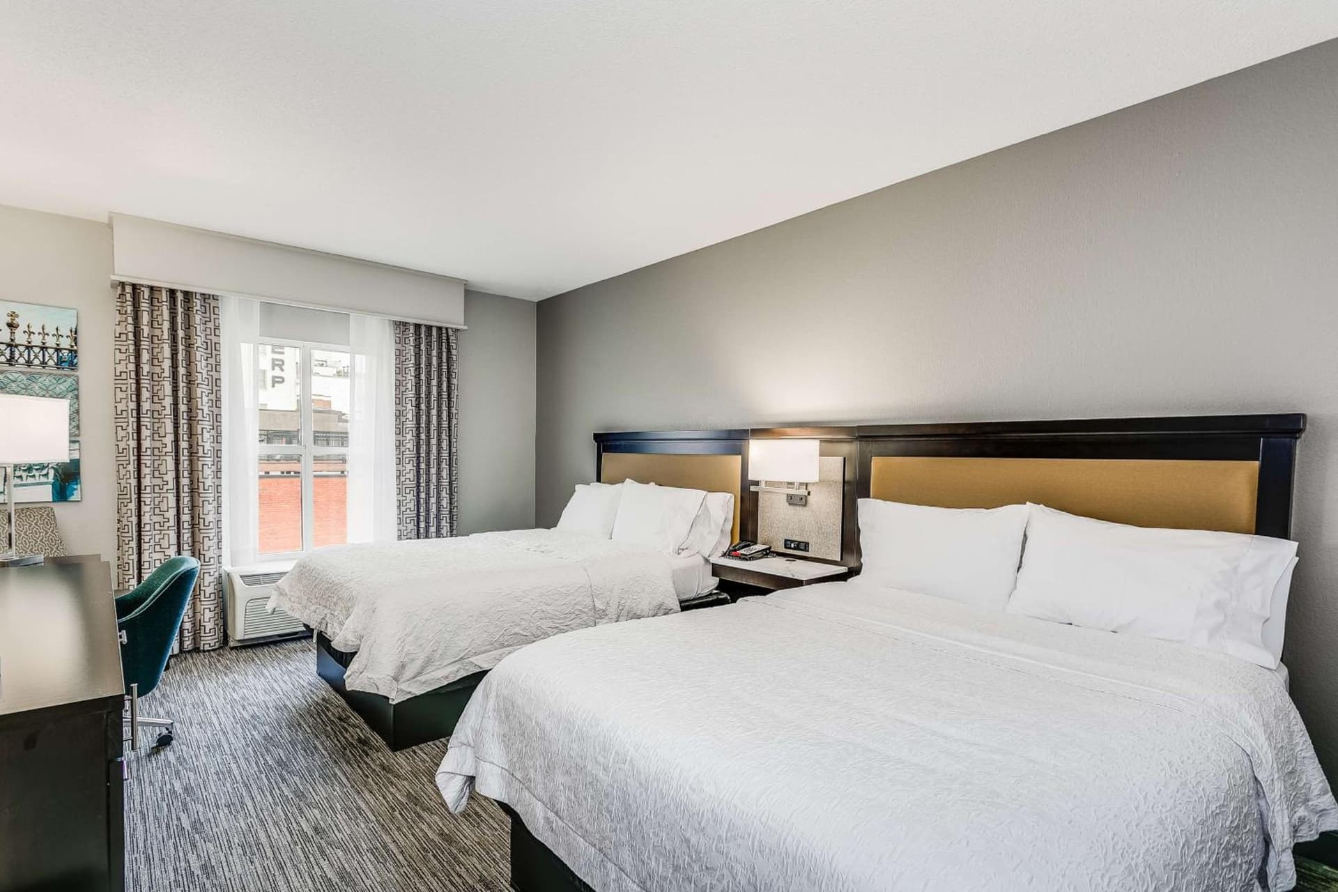 Hampton Inn & Suites Mobile - Downtown Historic District interior in Mobile, AL — gallery photo 2