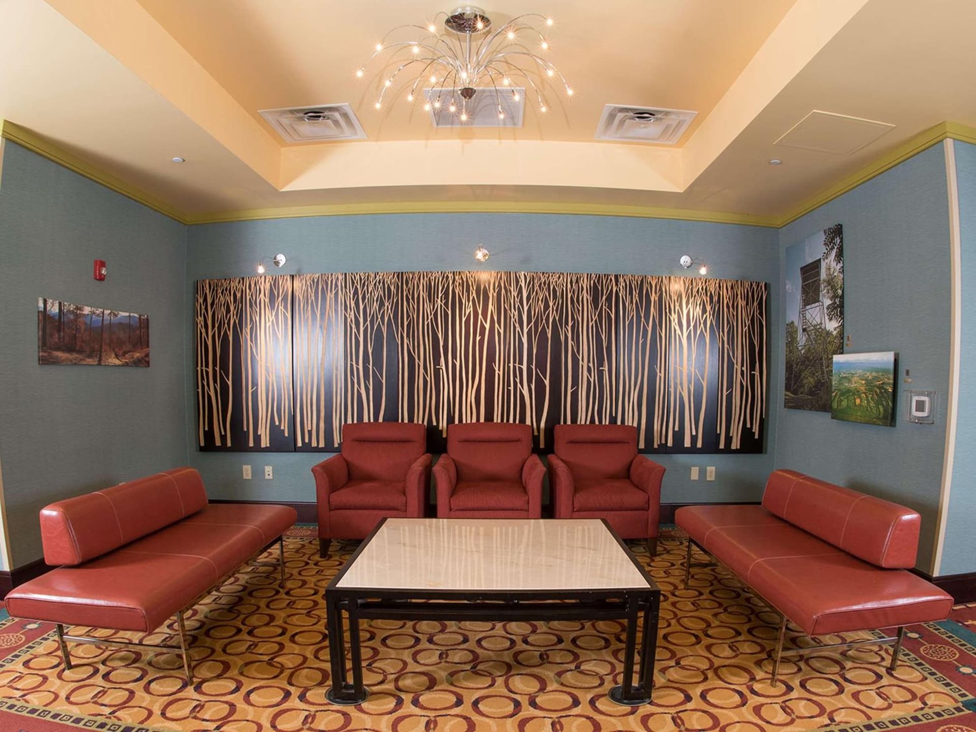 Hampton Inn and Suites Woodstock, Virginia interior in Woodstock, VA — gallery photo 2
