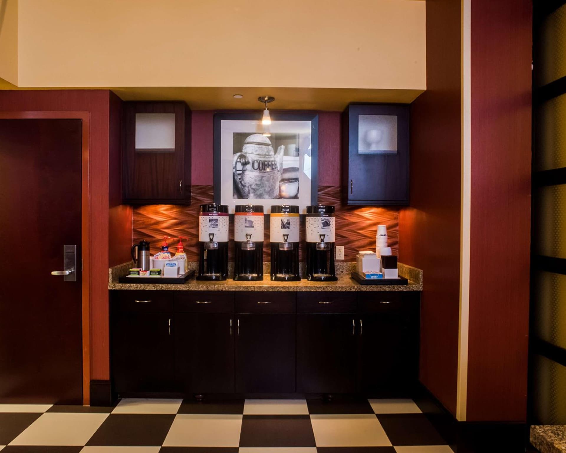 Hampton Inn and Suites Woodstock, Virginia gallery photo in Woodstock, VA — image 47