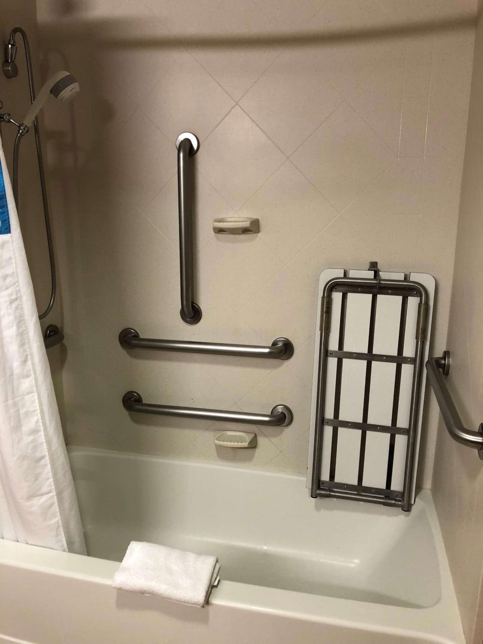 Hampton Inn and Suites Woodstock, Virginia gallery photo in Woodstock, VA — image 82