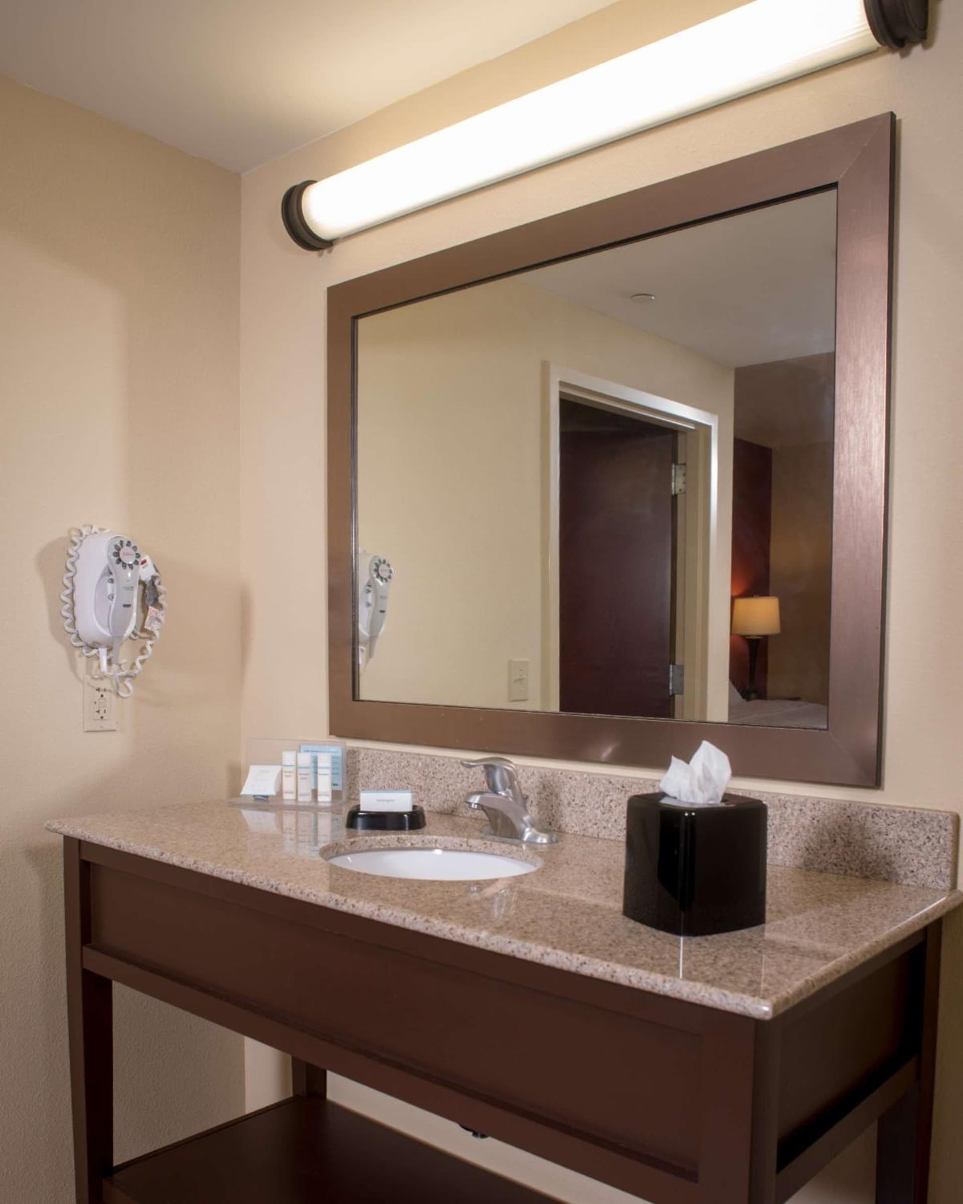 Hampton Inn and Suites Woodstock, Virginia gallery photo in Woodstock, VA — image 12
