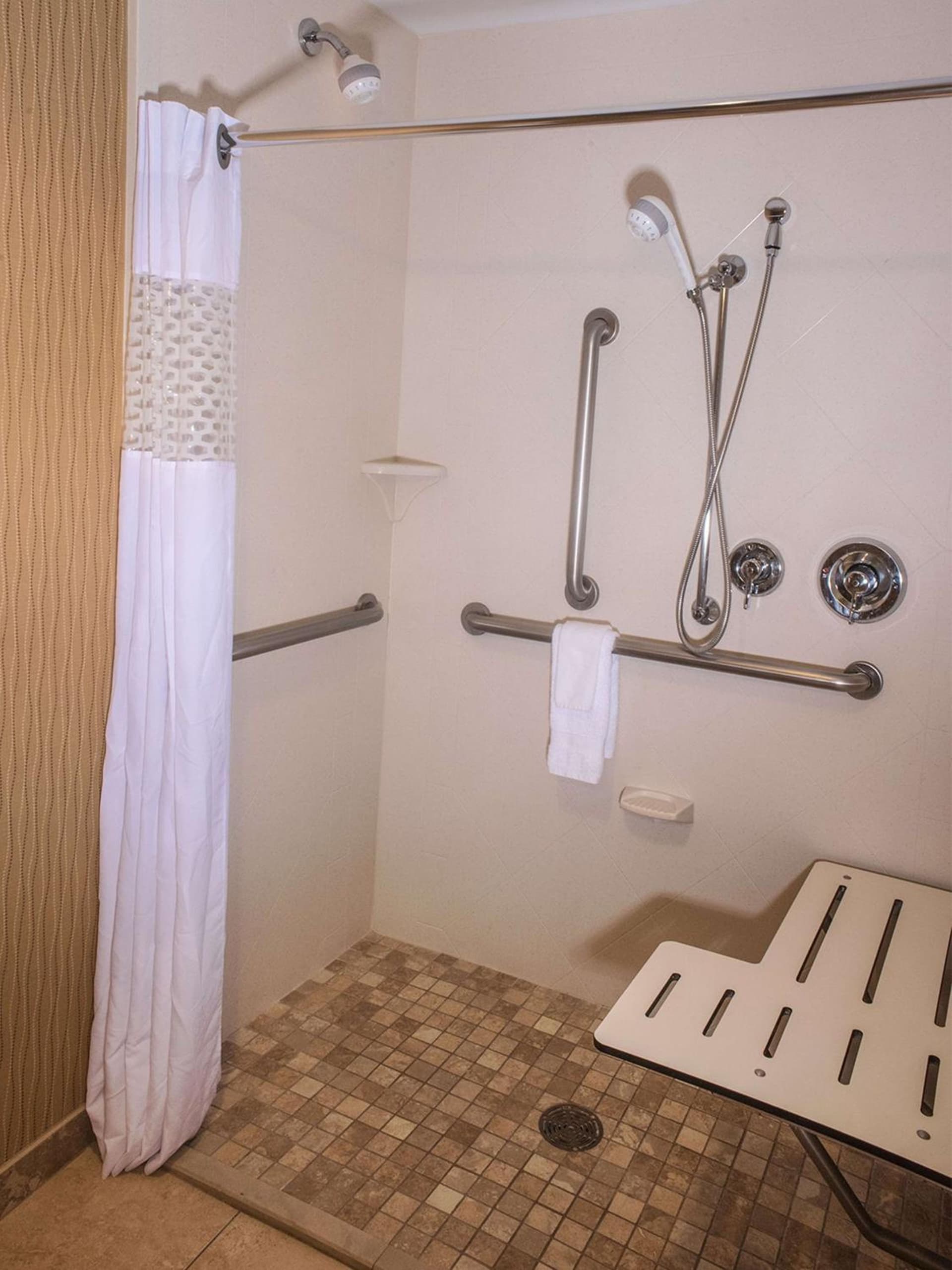 Hampton Inn and Suites Woodstock, Virginia gallery photo in Woodstock, VA — image 92