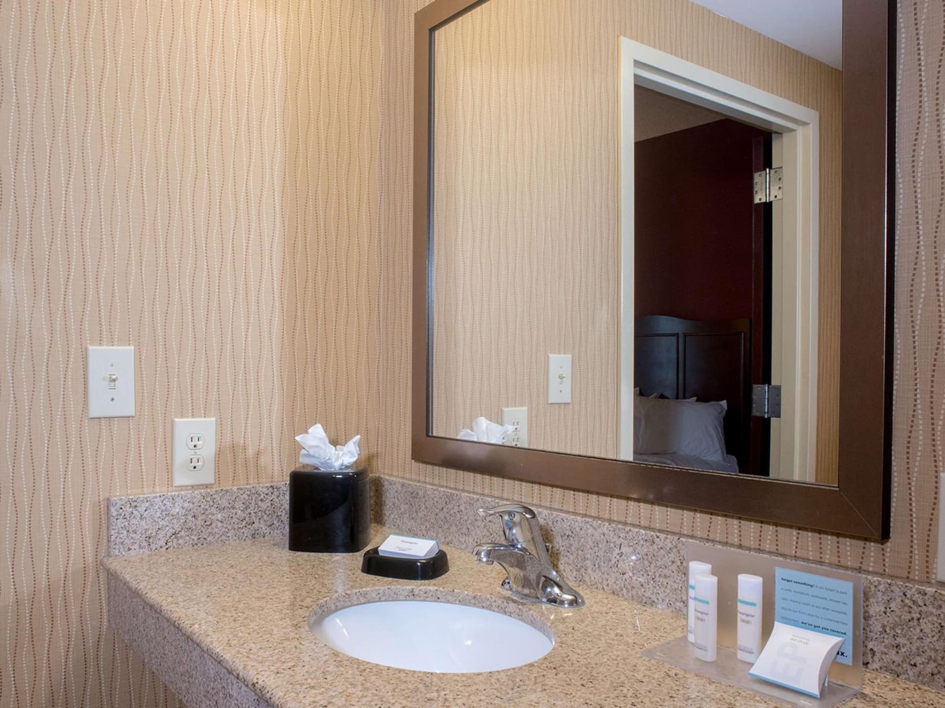 Hampton Inn and Suites Woodstock, Virginia gallery photo in Woodstock, VA — image 14