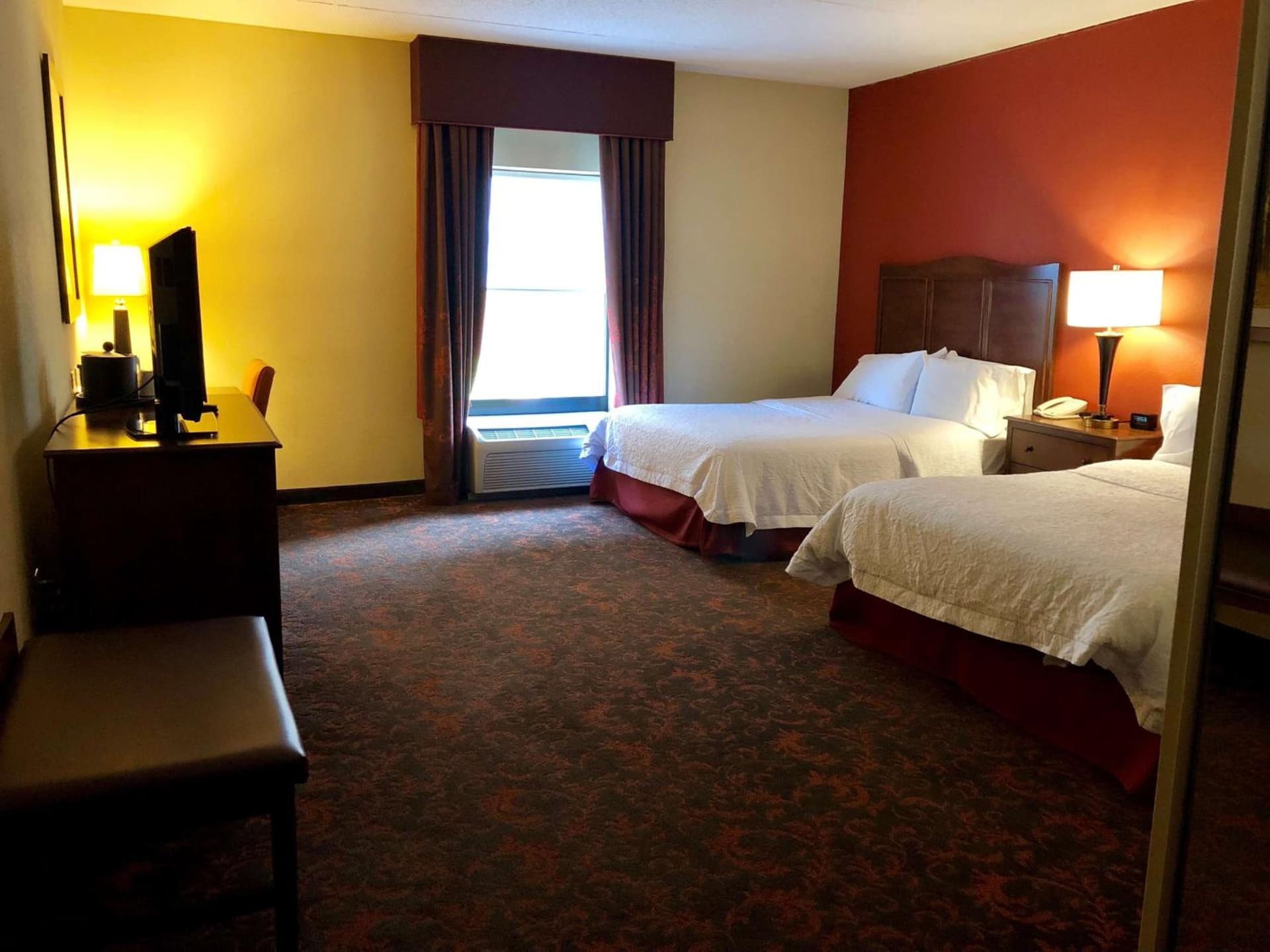 Hampton Inn and Suites Woodstock, Virginia gallery photo in Woodstock, VA — image 60
