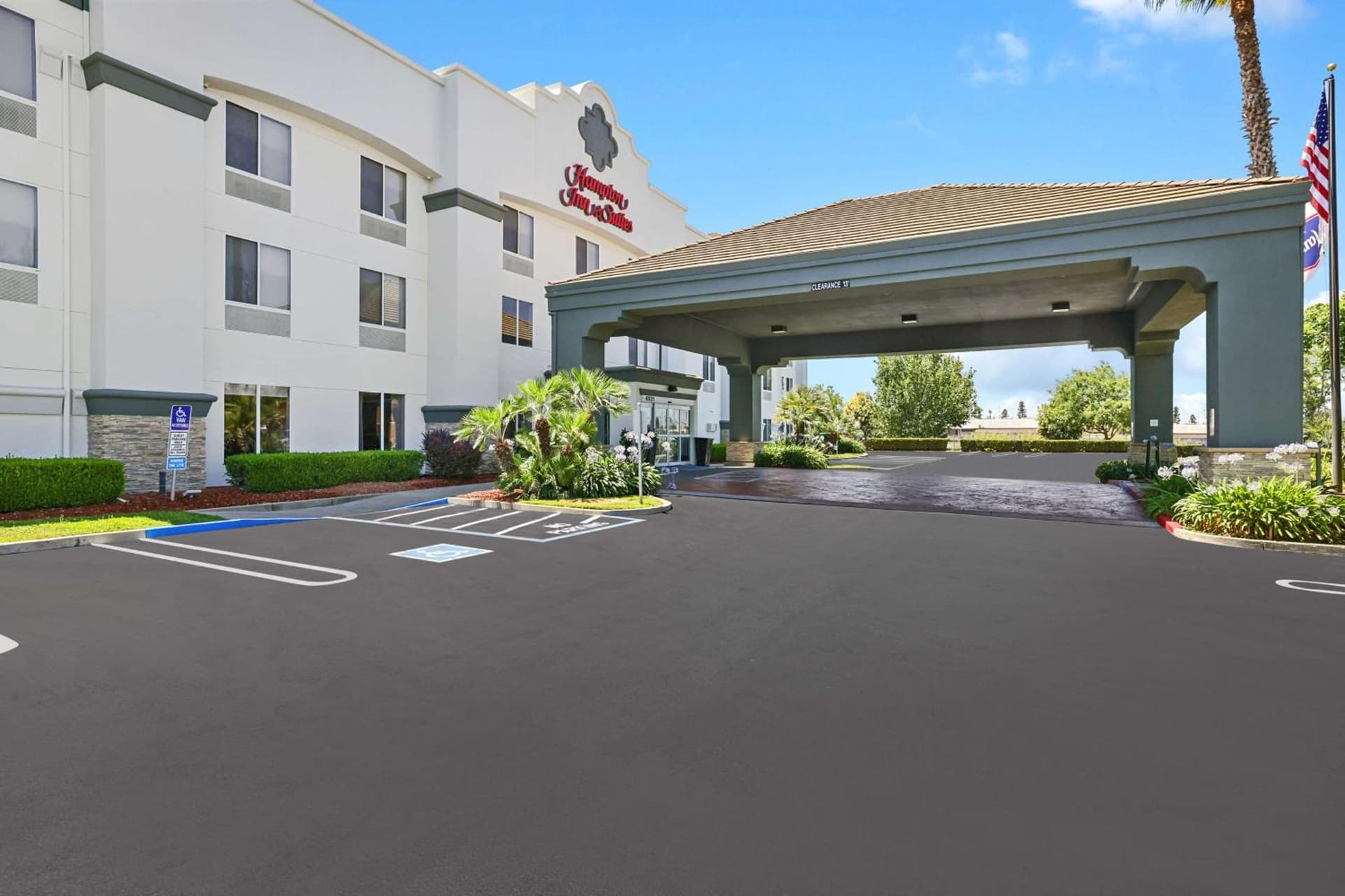 Hampton Inn & Suites Modesto - Salida interior in Modesto, CA — gallery photo 2
