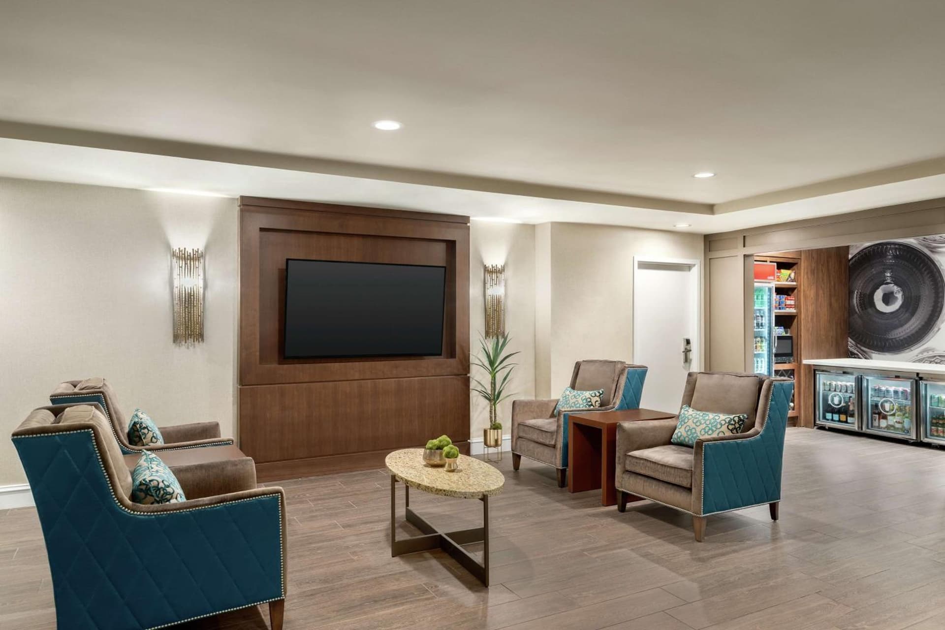 Hampton Inn & Suites New Orleans Downtown French Quarter Area property views in New Orleans, LA — gallery photo 3