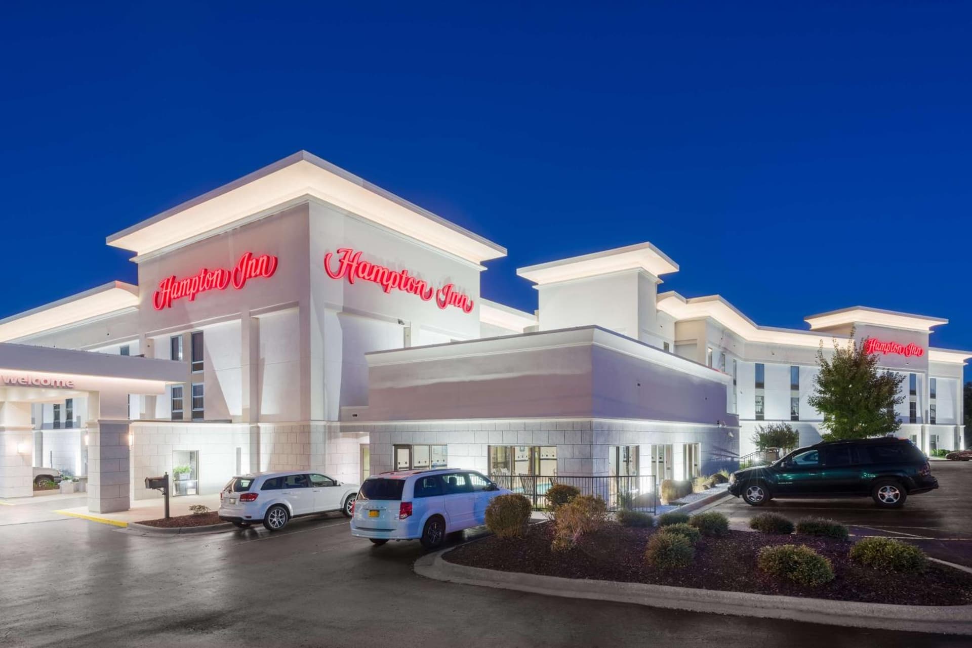 Hampton Inn Mount Airy interior in Mount Airy, NC — gallery photo 2