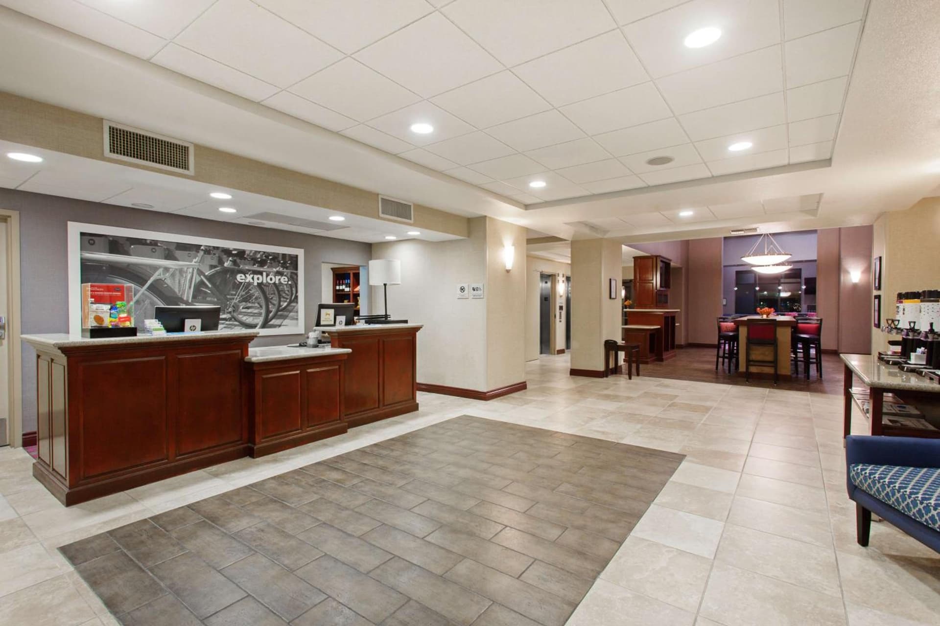 Hampton Inn & Suites Oakland Airport-Alameda property views in Alameda, CA — gallery photo 3