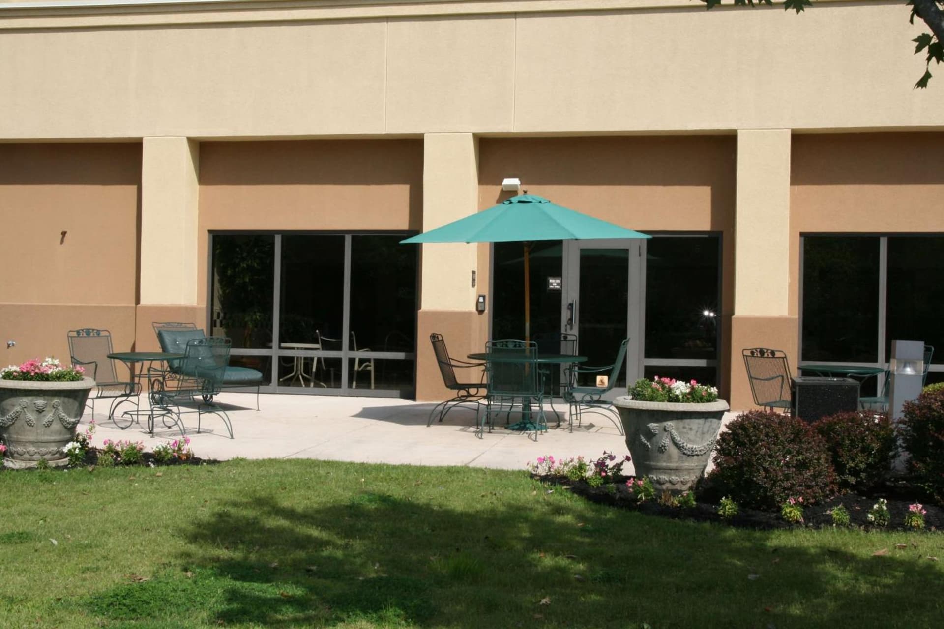 Hampton Inn Olive Branch interior in Olive Branch, MS — gallery photo 2