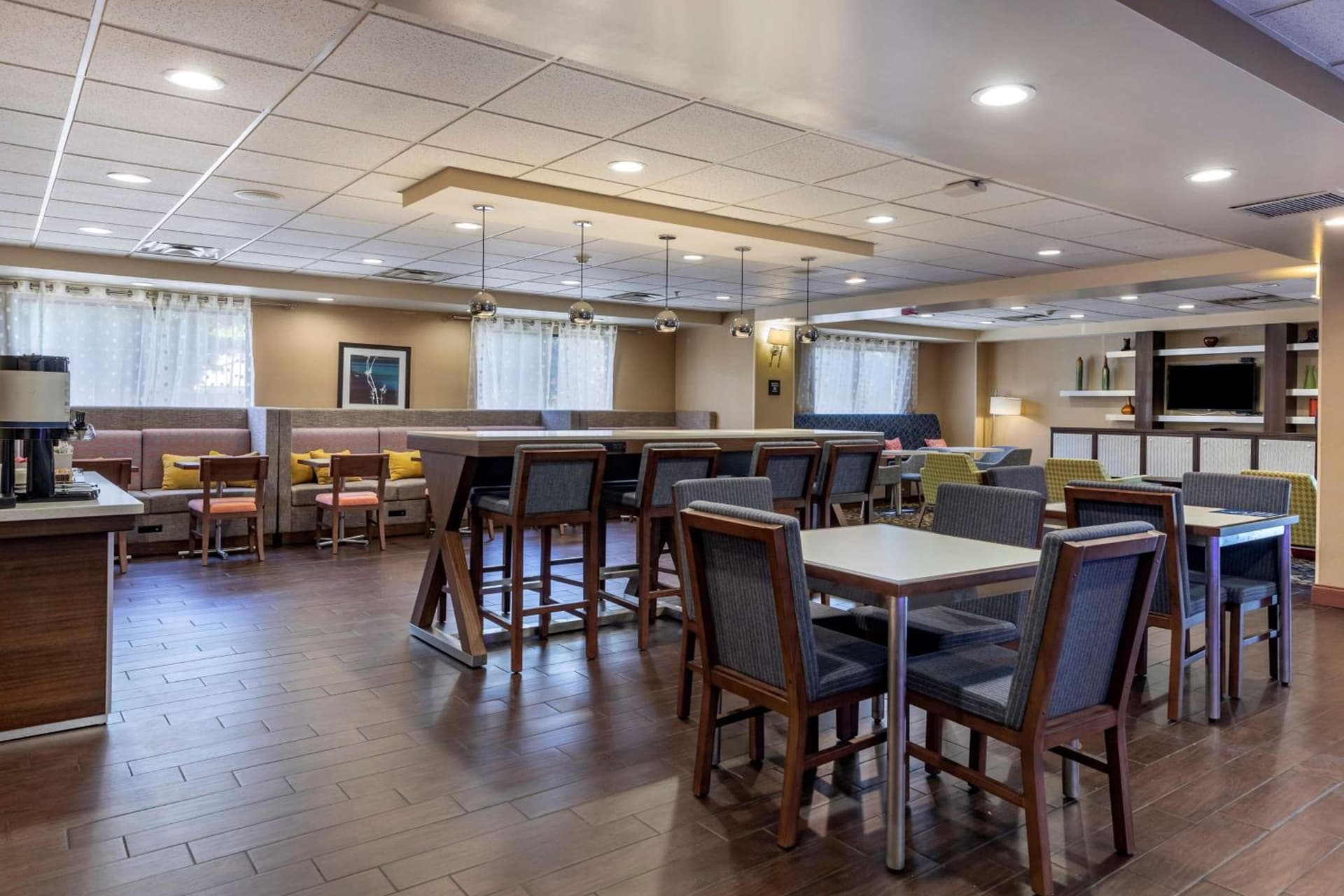 Hampton Inn Norco/Corona gallery photo in Norco, CA — image 13