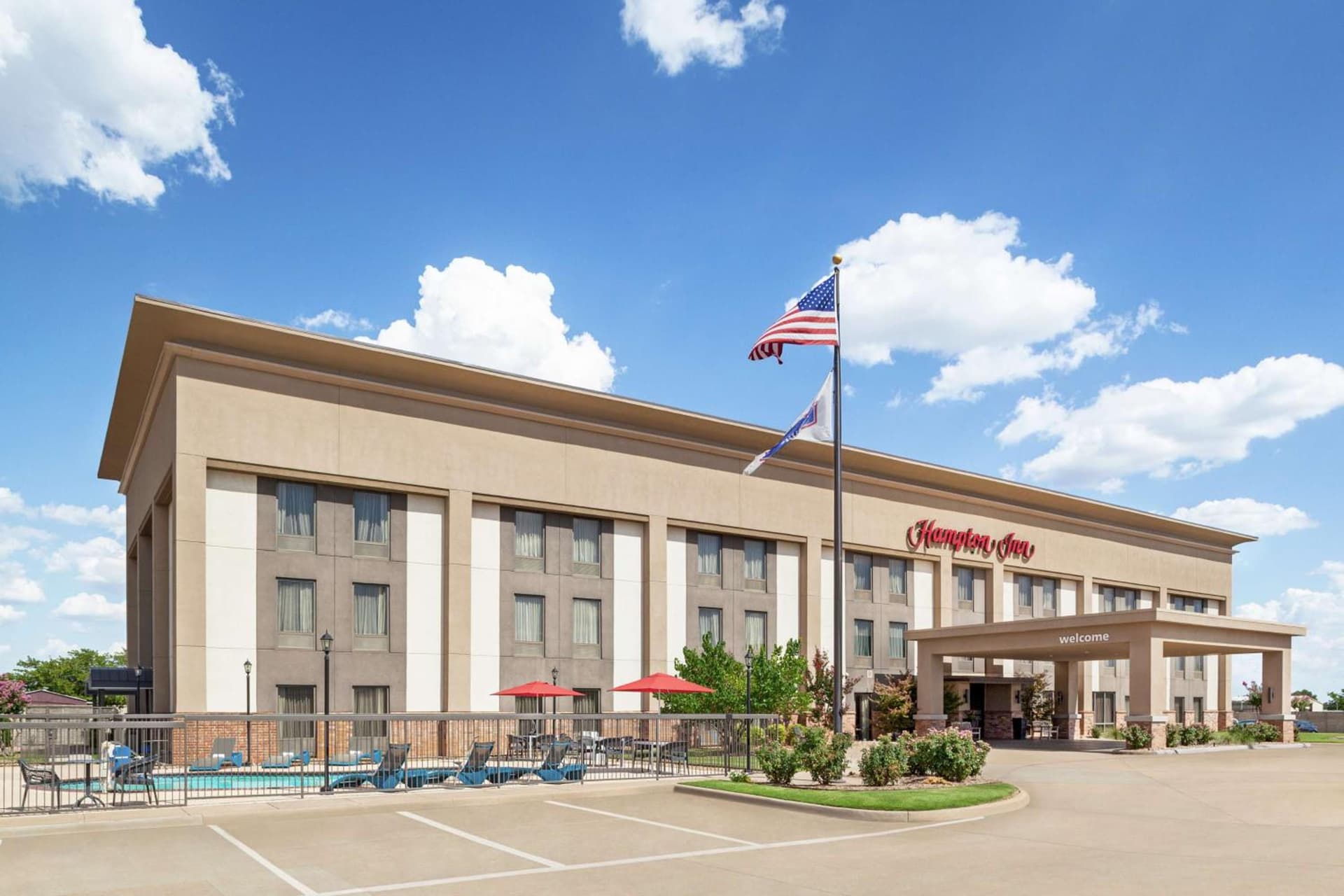 Hampton Inn Paris featured exterior or lobby in Paris, TX — similar hotel