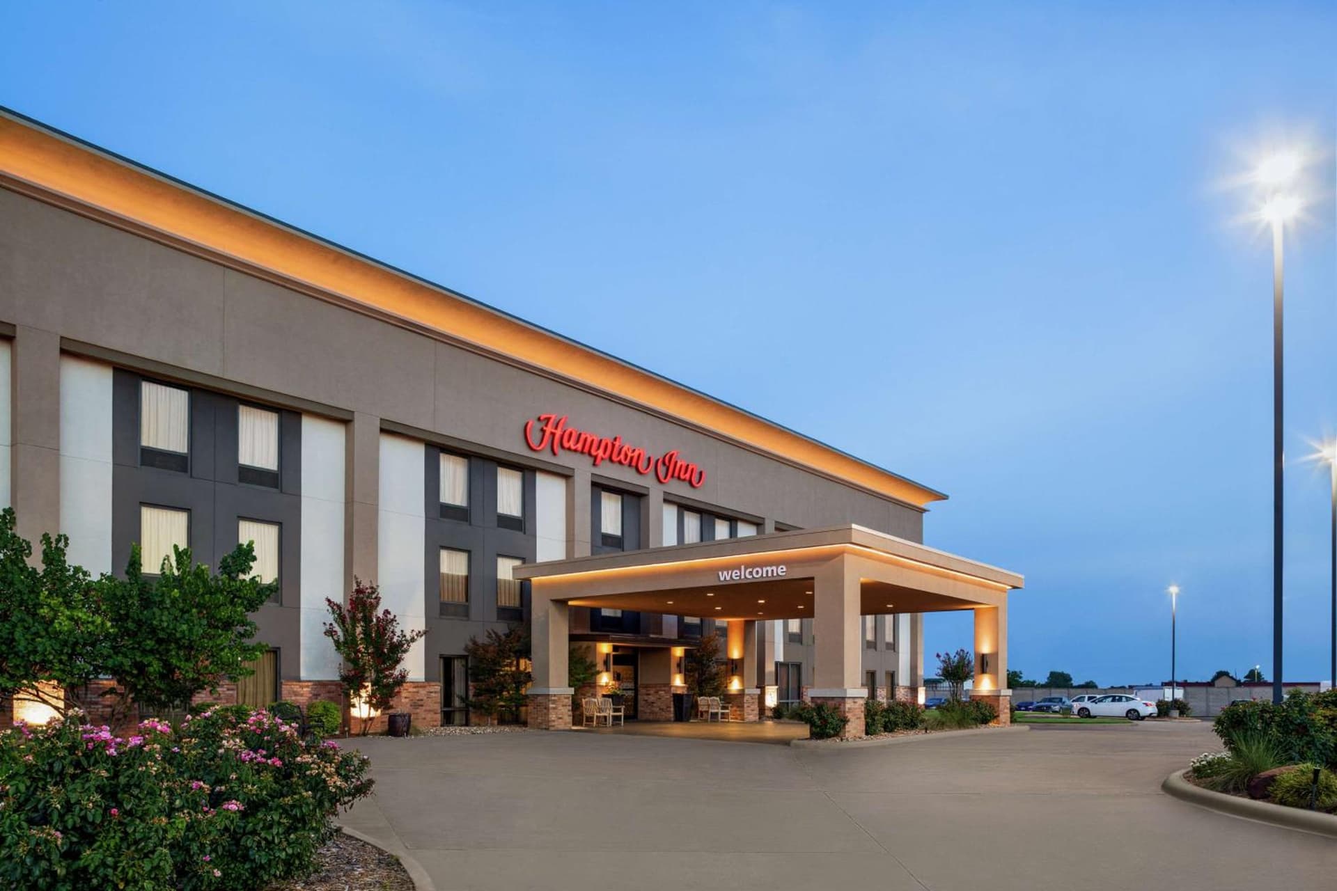 Hampton Inn Paris interior in Paris, TX — gallery photo 2