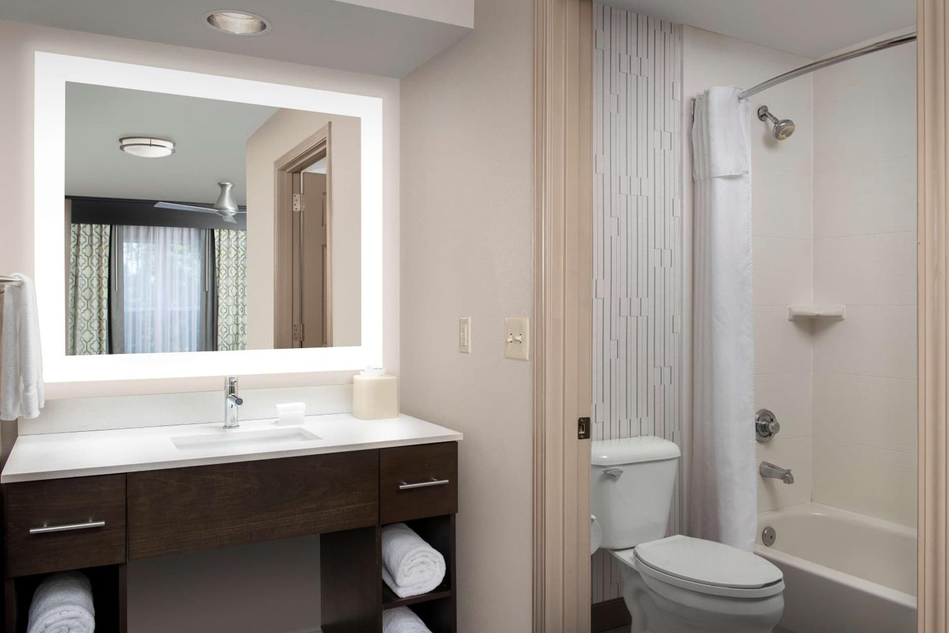 Homewood Suites by Hilton Hillsboro Beaverton gallery photo in Beaverton, OR — image 47