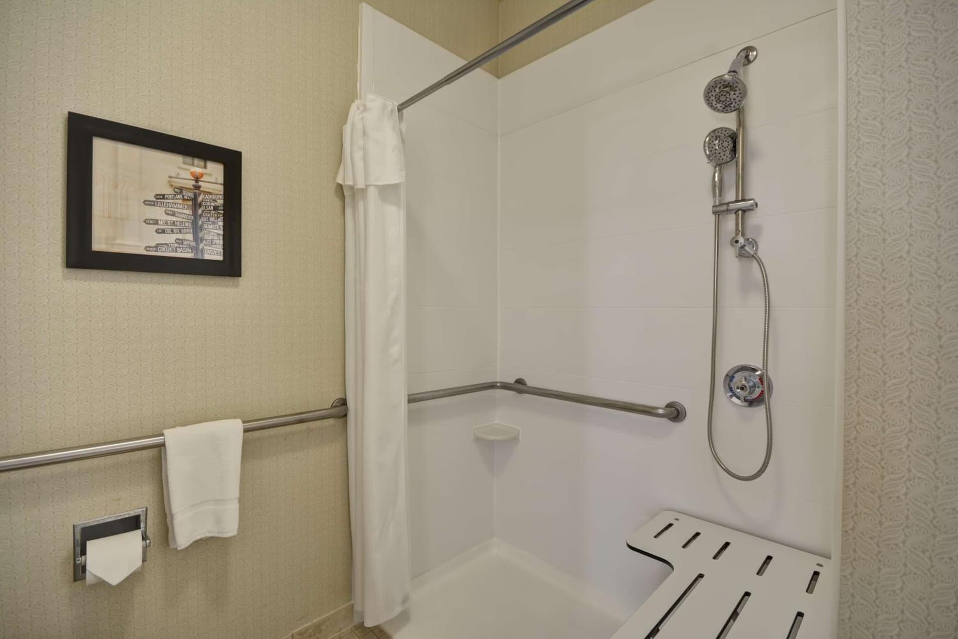 Homewood Suites by Hilton Hillsboro Beaverton gallery photo in Beaverton, OR — image 5