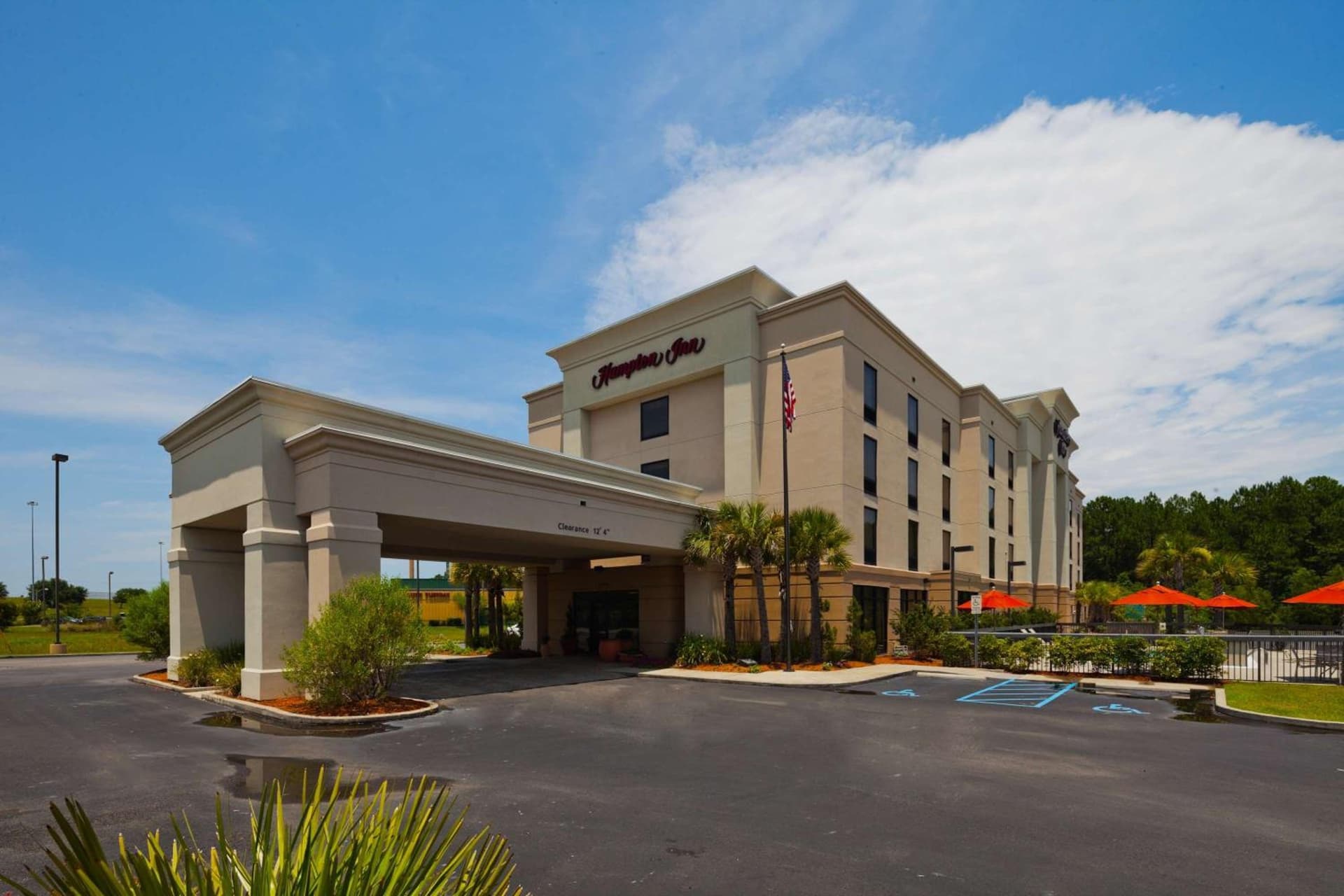 Hampton Inn Moss Point featured exterior or lobby in Moss Point, MS — similar hotel