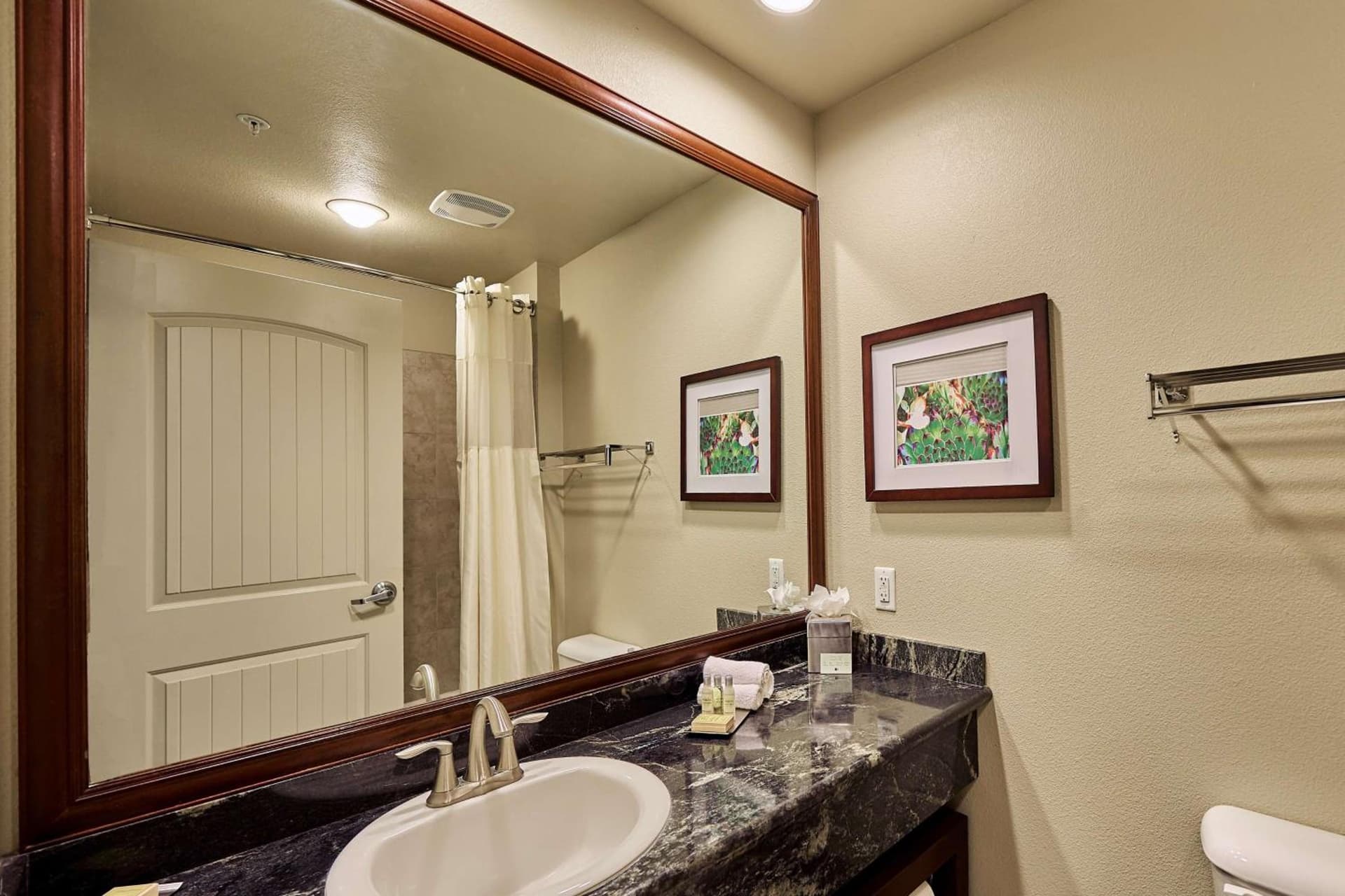 DoubleTree by Hilton Phoenix-Gilbert gallery photo in Gilbert, AZ — image 4