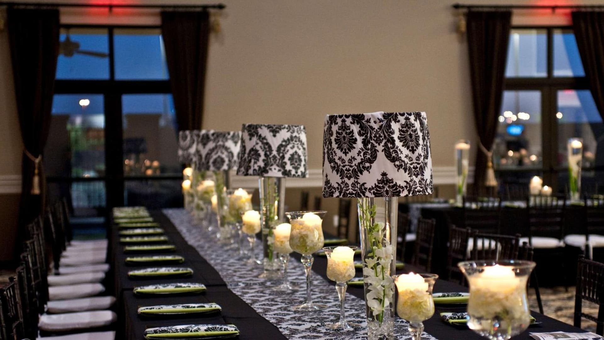 DoubleTree by Hilton Phoenix-Gilbert interior in Gilbert, AZ — gallery photo 2