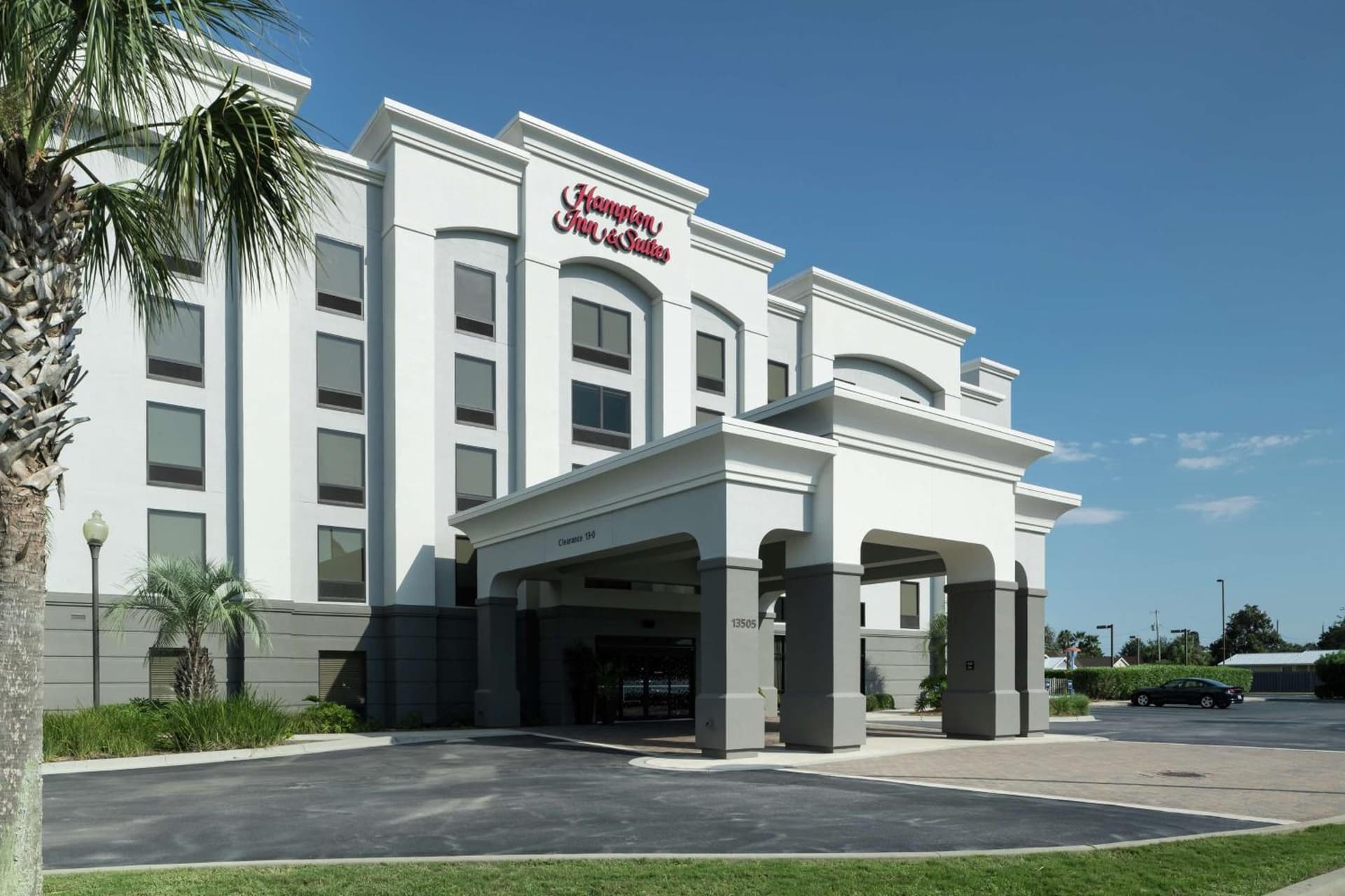 Hampton Inn & Suites Panama City Beach-Pier Park Area interior in Panama City Beach, FL — gallery photo 2