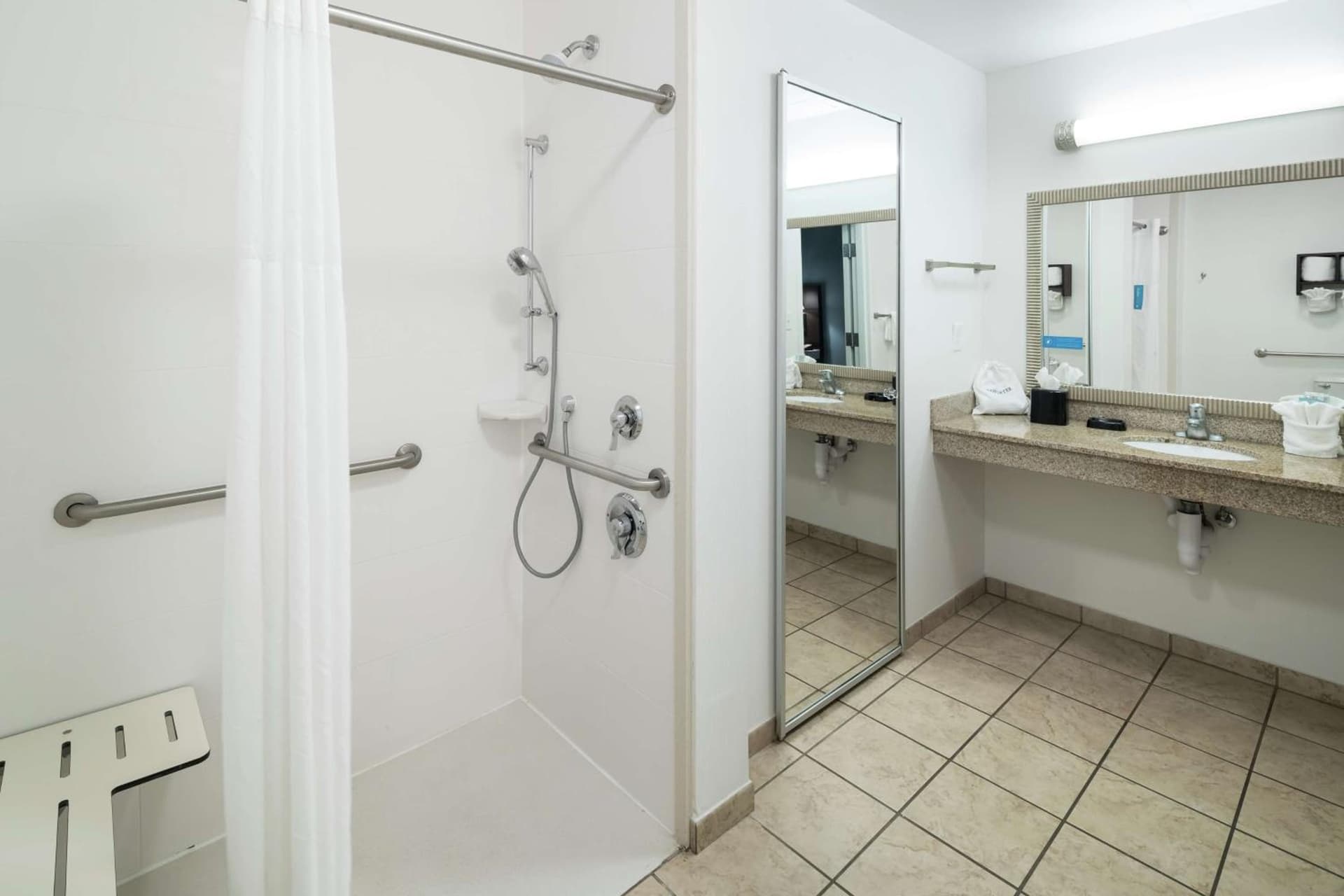 Hampton Inn & Suites Panama City Beach-Pier Park Area gallery photo in Panama City Beach, FL — image 7