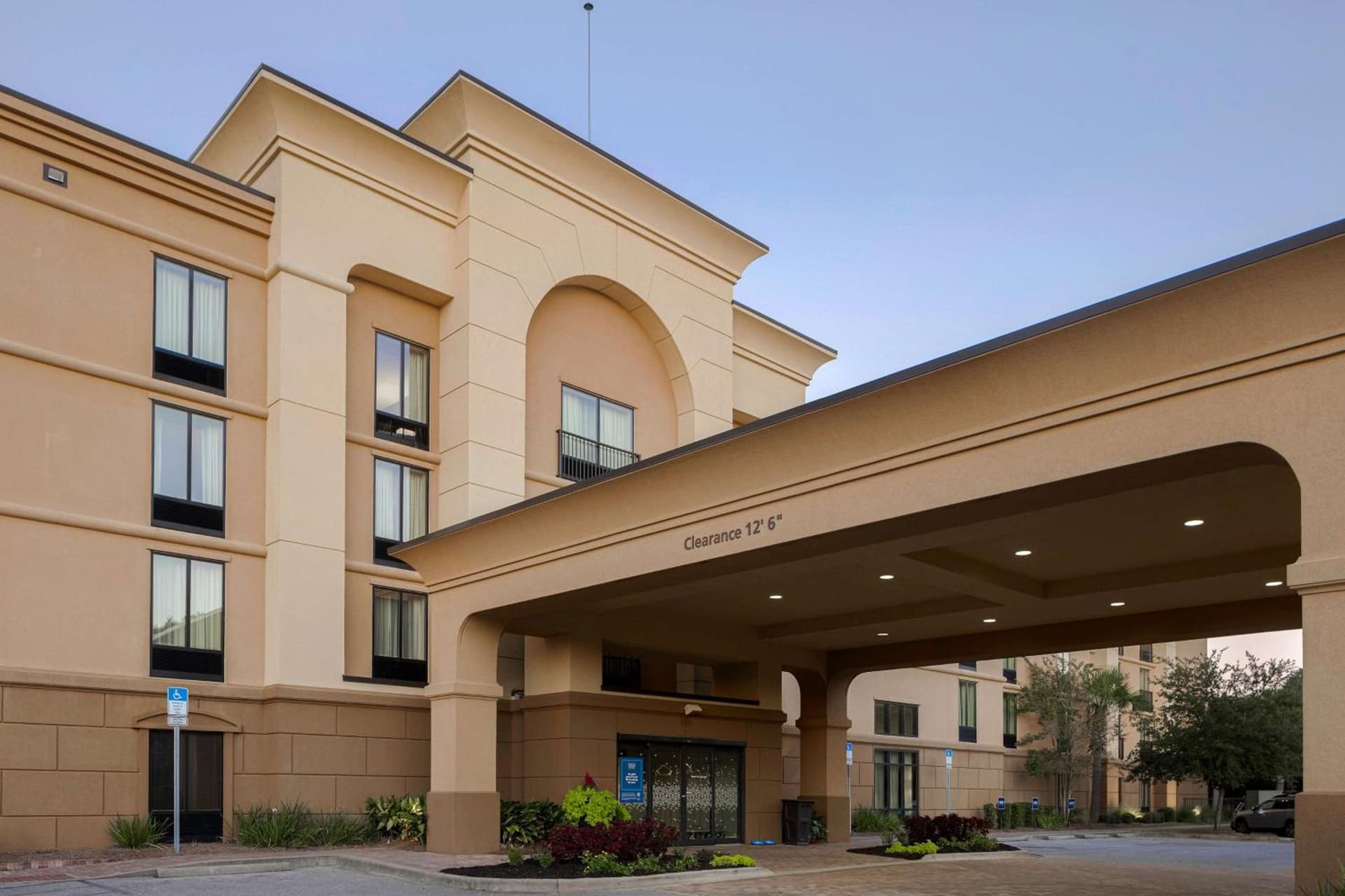 Hampton Inn & Suites Pensacola/Gulf Breeze property views in Gulf Breeze, FL — gallery photo 3