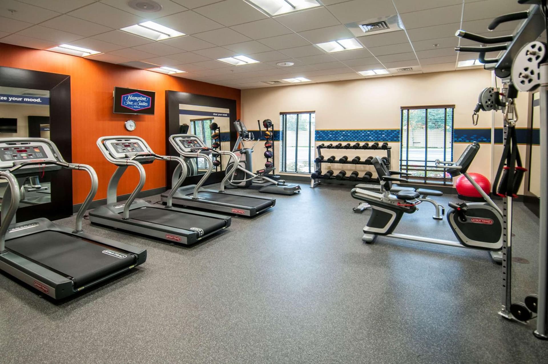 Hampton Inn & Suites Pensacola/I-10 Pine Forest Road gallery photo in Pensacola, FL — image 36