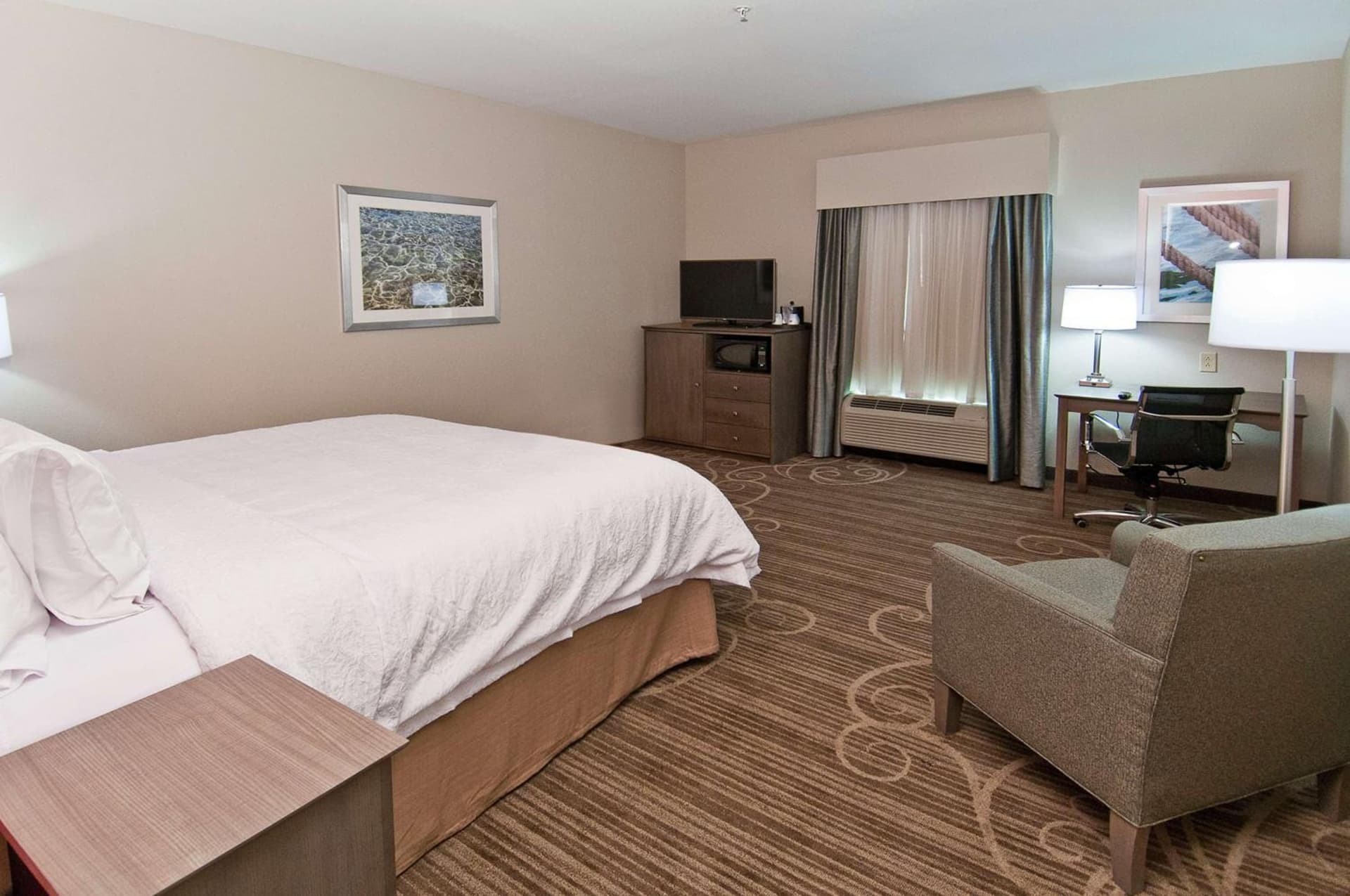 Hampton Inn & Suites Pensacola/I-10 Pine Forest Road gallery photo in Pensacola, FL — image 9