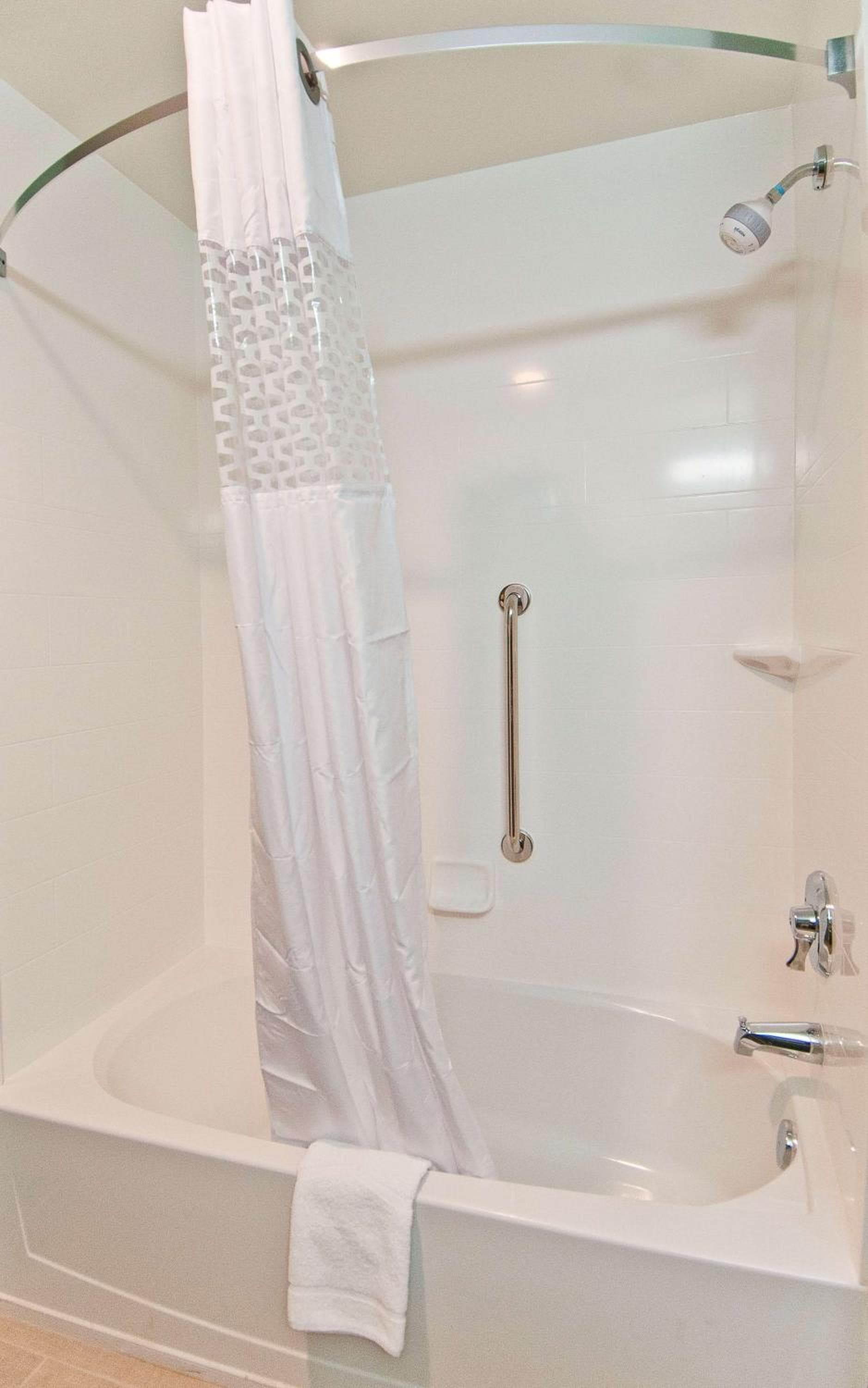 Hampton Inn & Suites Pensacola/I-10 Pine Forest Road gallery photo in Pensacola, FL — image 4