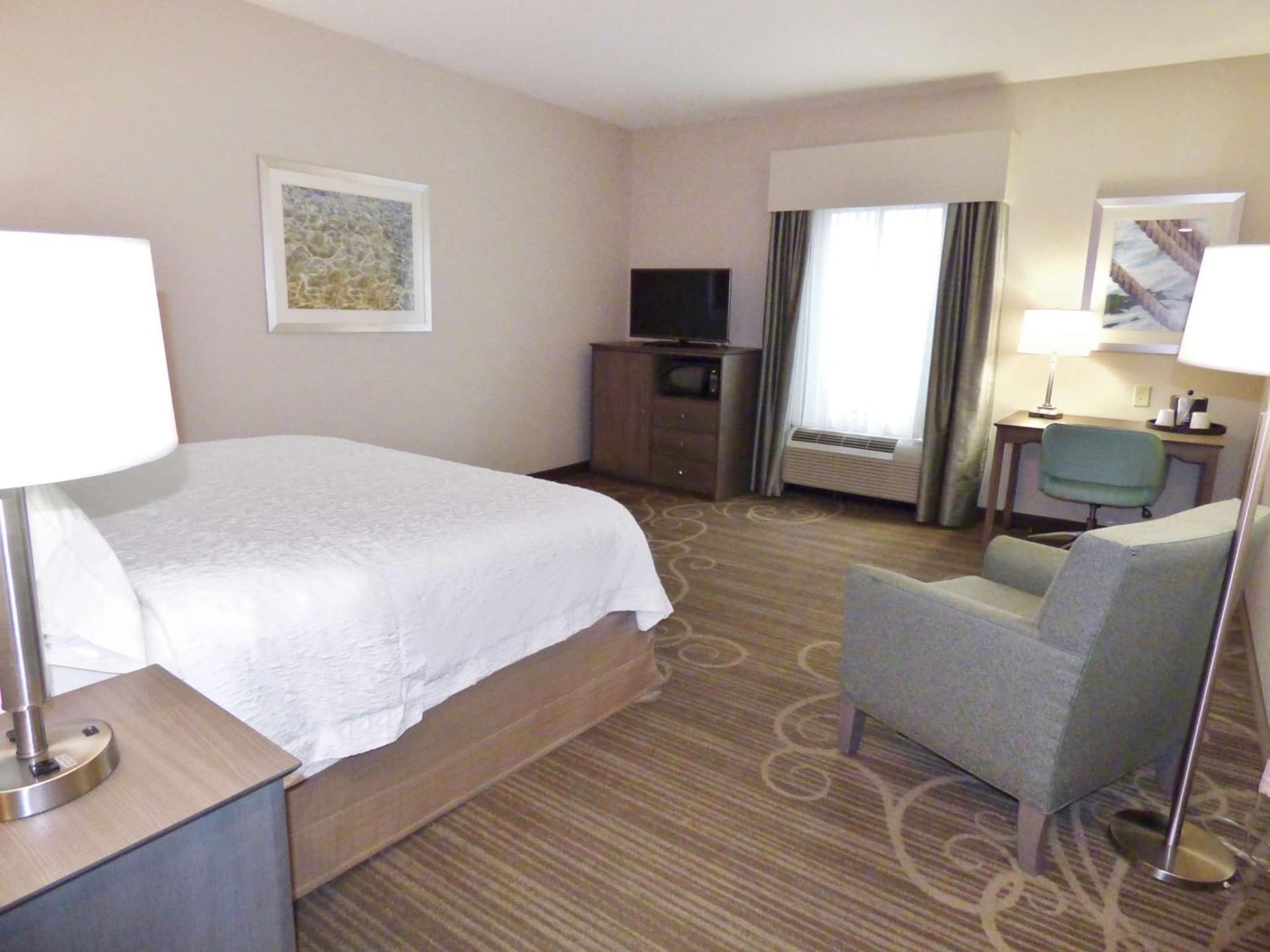 Hampton Inn & Suites Pensacola/I-10 Pine Forest Road interior in Pensacola, FL — gallery photo 2