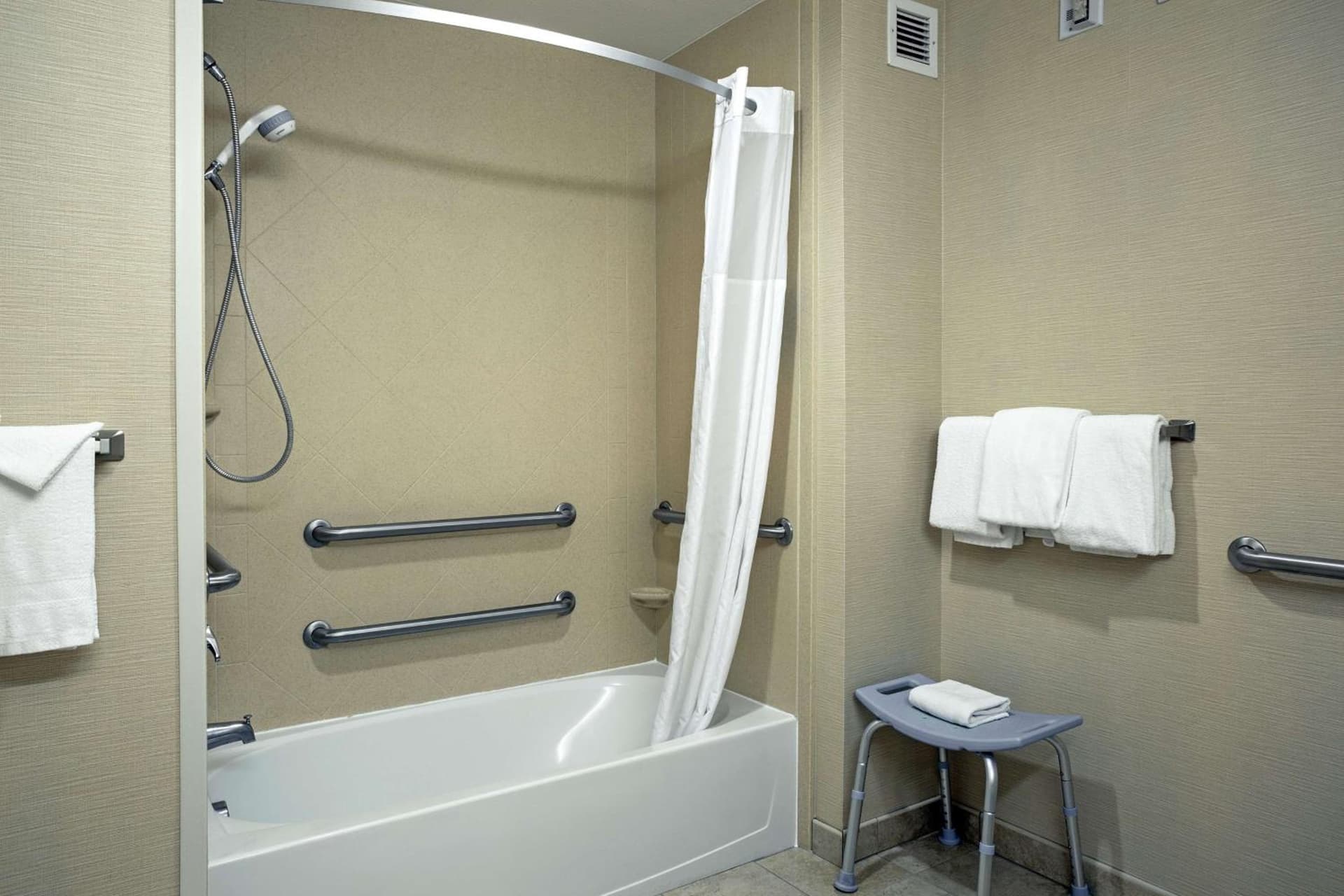 Hampton Inn & Suites Prescott Valley gallery photo in Prescott Valley, AZ — image 42