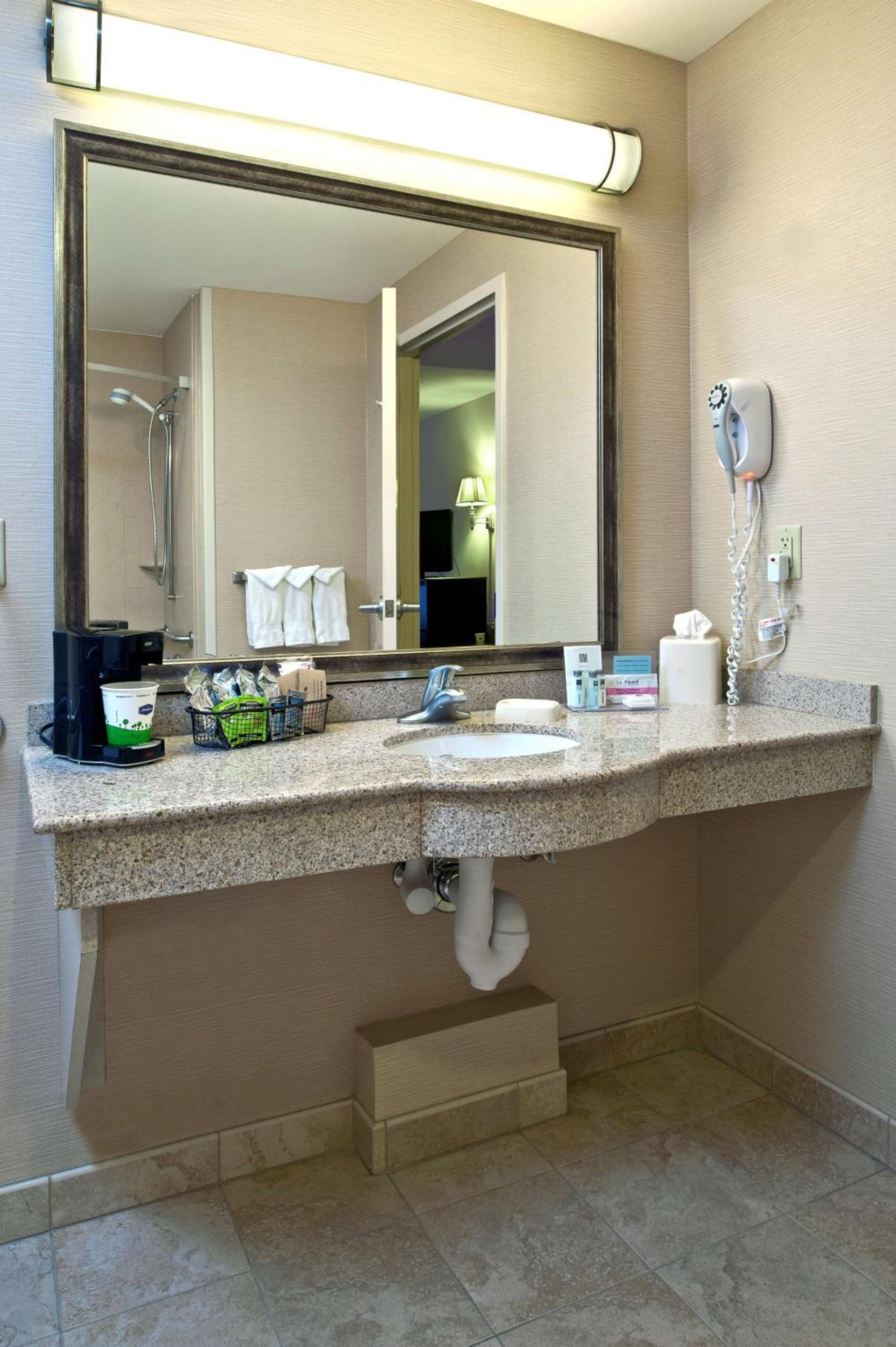 Hampton Inn & Suites Prescott Valley gallery photo in Prescott Valley, AZ — image 19
