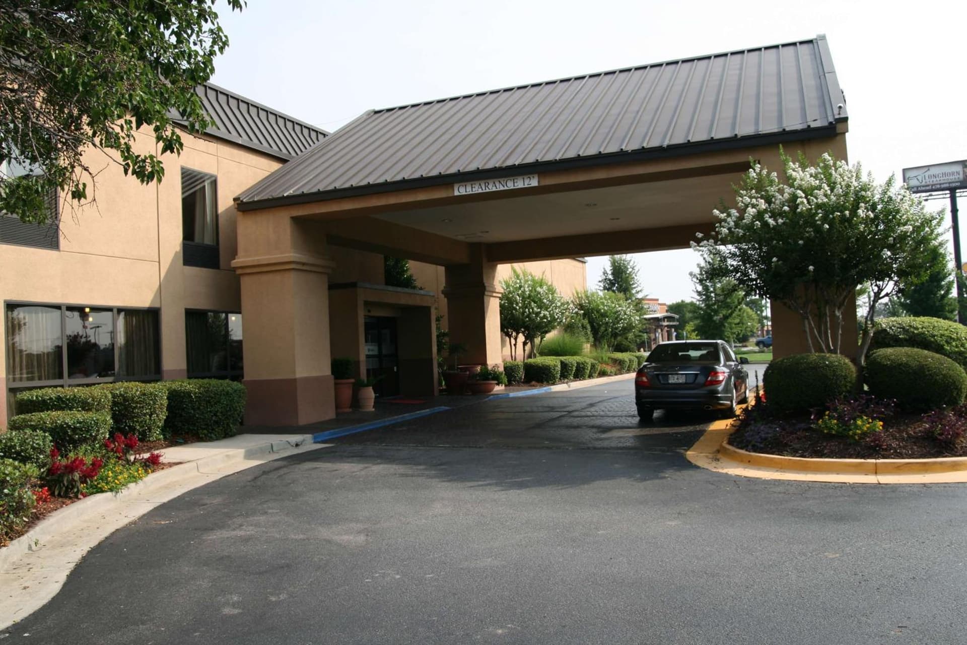 Hampton Inn Perry interior in Perry, GA — gallery photo 2